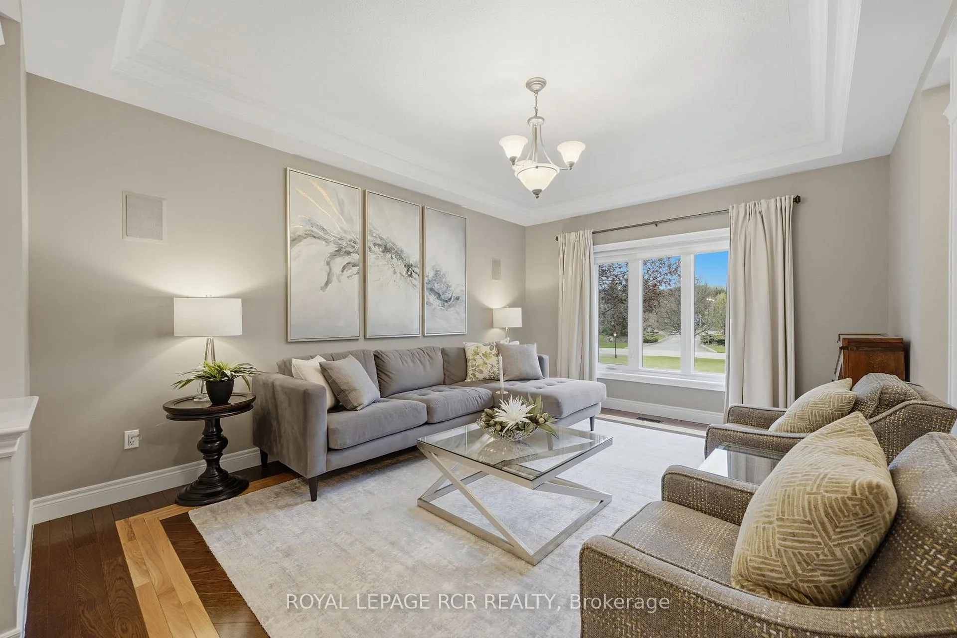 Photo 7 of 22 Bishop Court, Halton Hills, Glen Williams — HOMEH