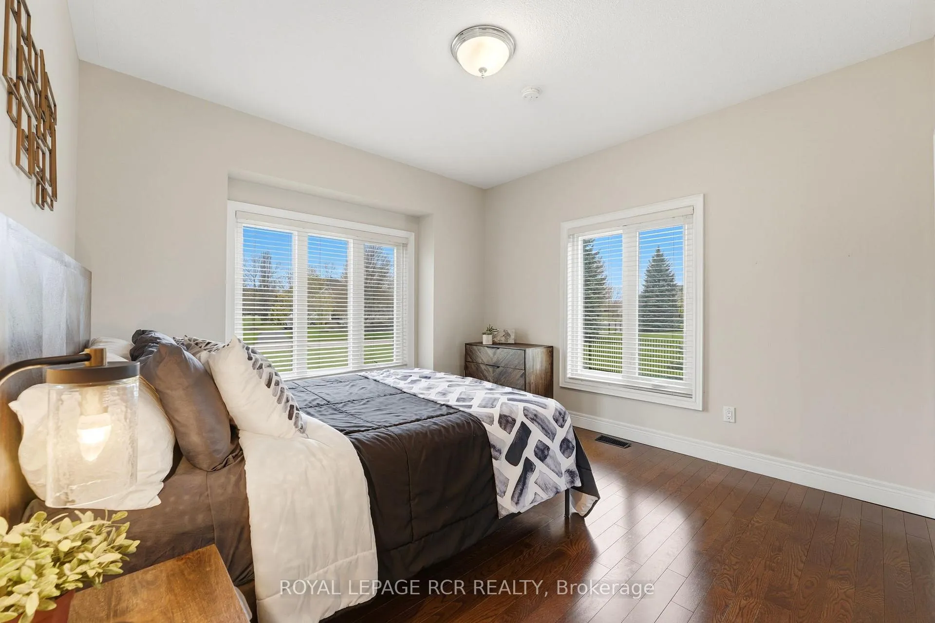 Photo 17 of 22 Bishop Court, Halton Hills, Glen Williams — HOMEH