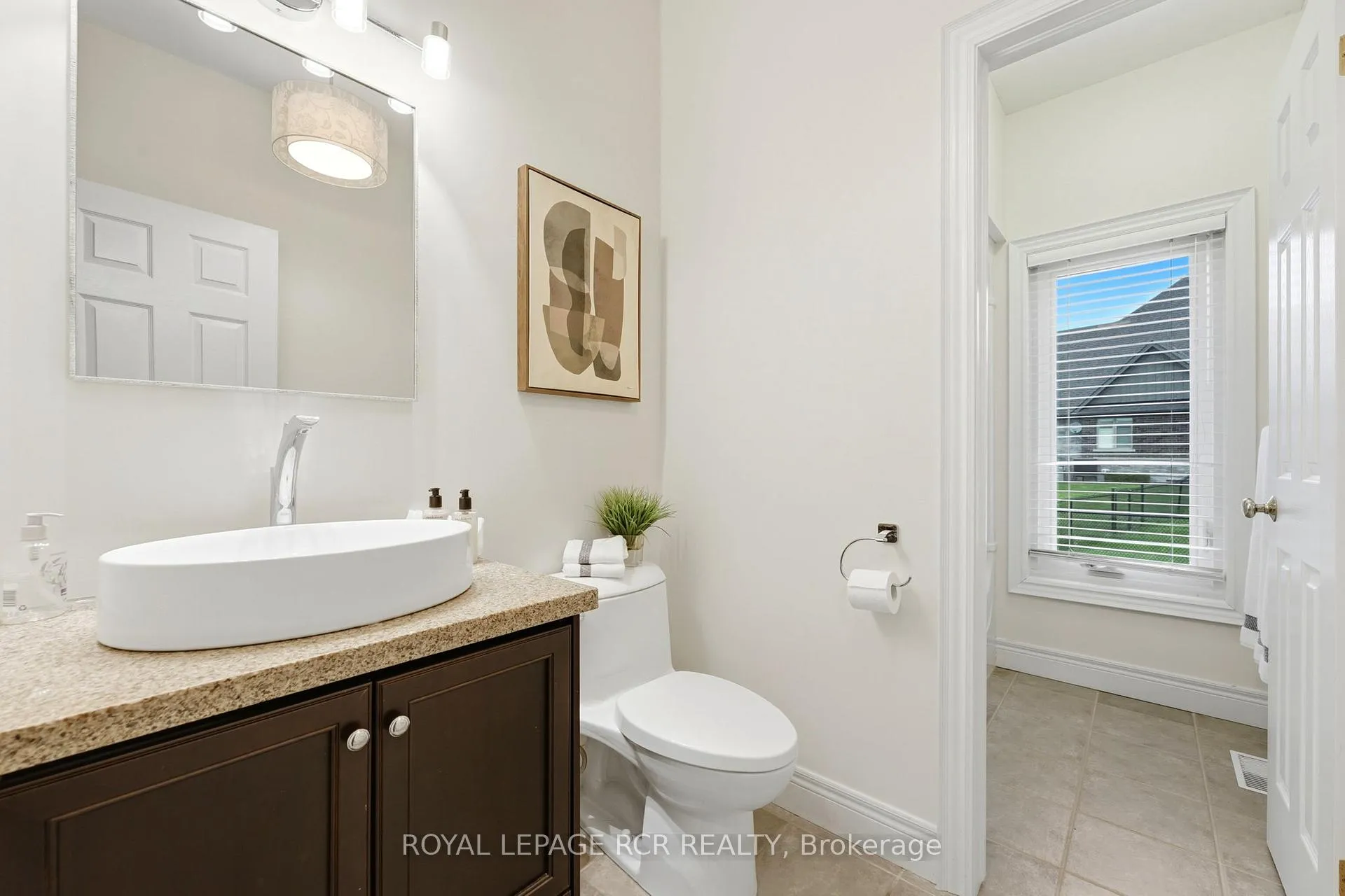 Photo 18 of 22 Bishop Court, Halton Hills, Glen Williams — HOMEH