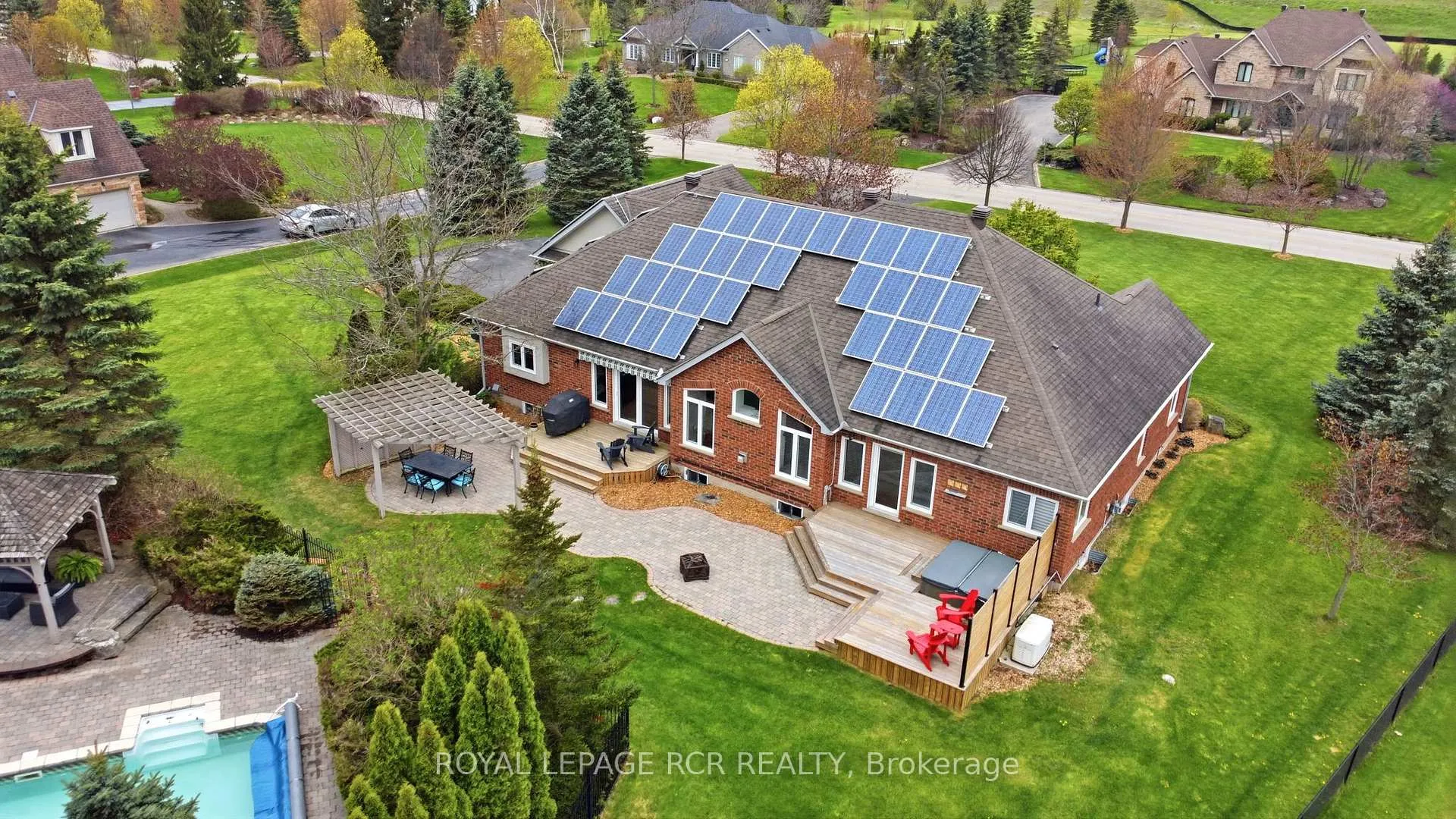 Photo 33 of 22 Bishop Court, Halton Hills, Glen Williams — HOMEH