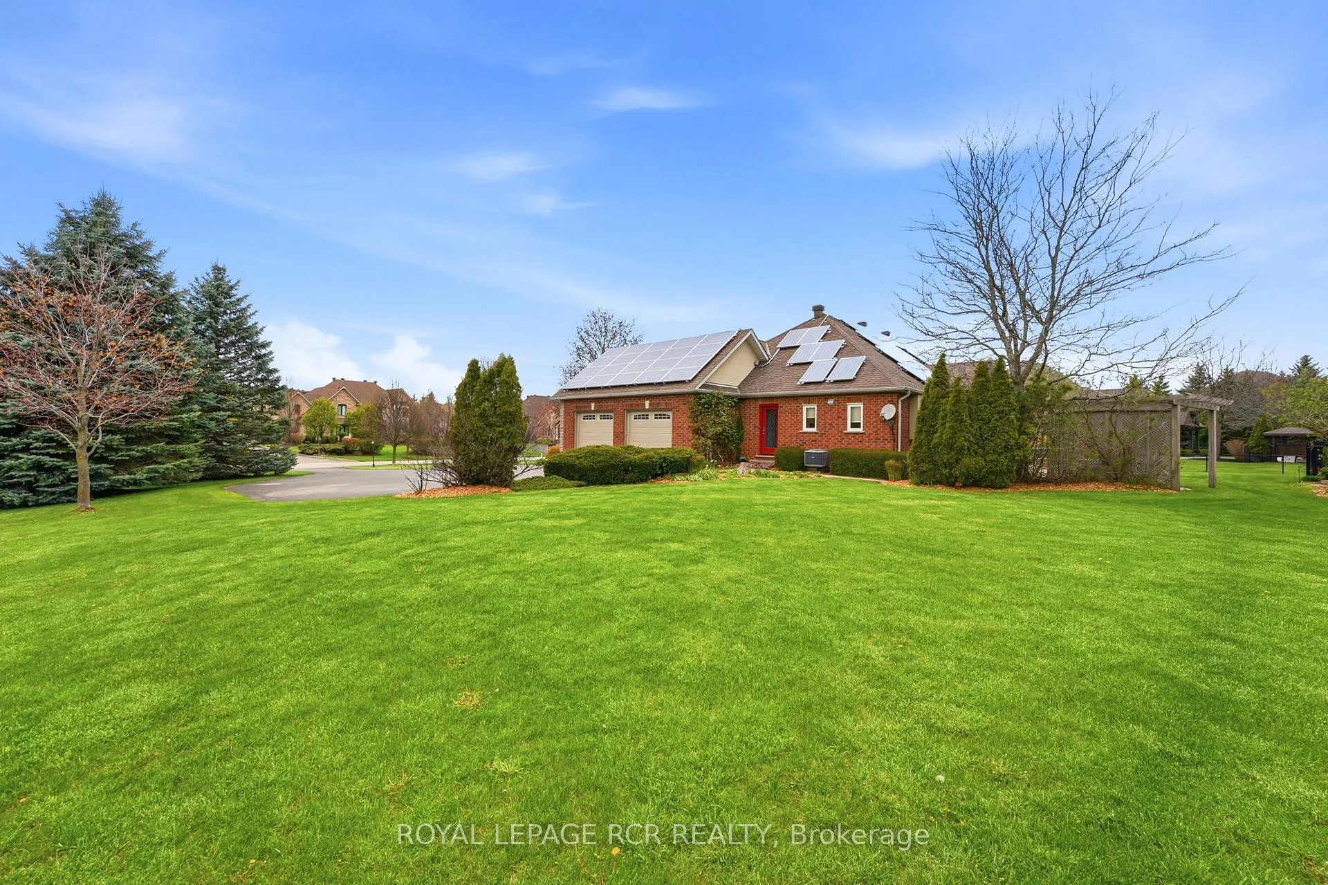 Photo 42 of 22 Bishop Court, Halton Hills, Glen Williams — HOMEH