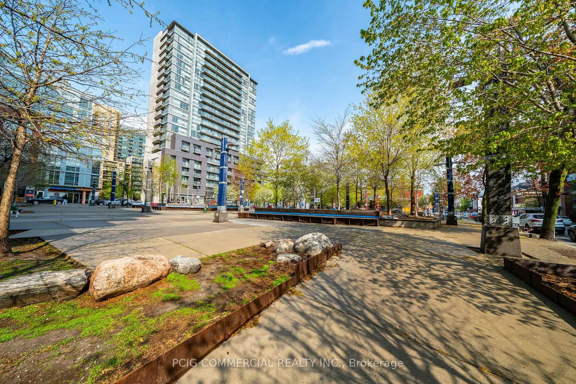 Photo 2 of Unit 803W, 36 Lisgar Street, Toronto, Little Portugal — HOMEH