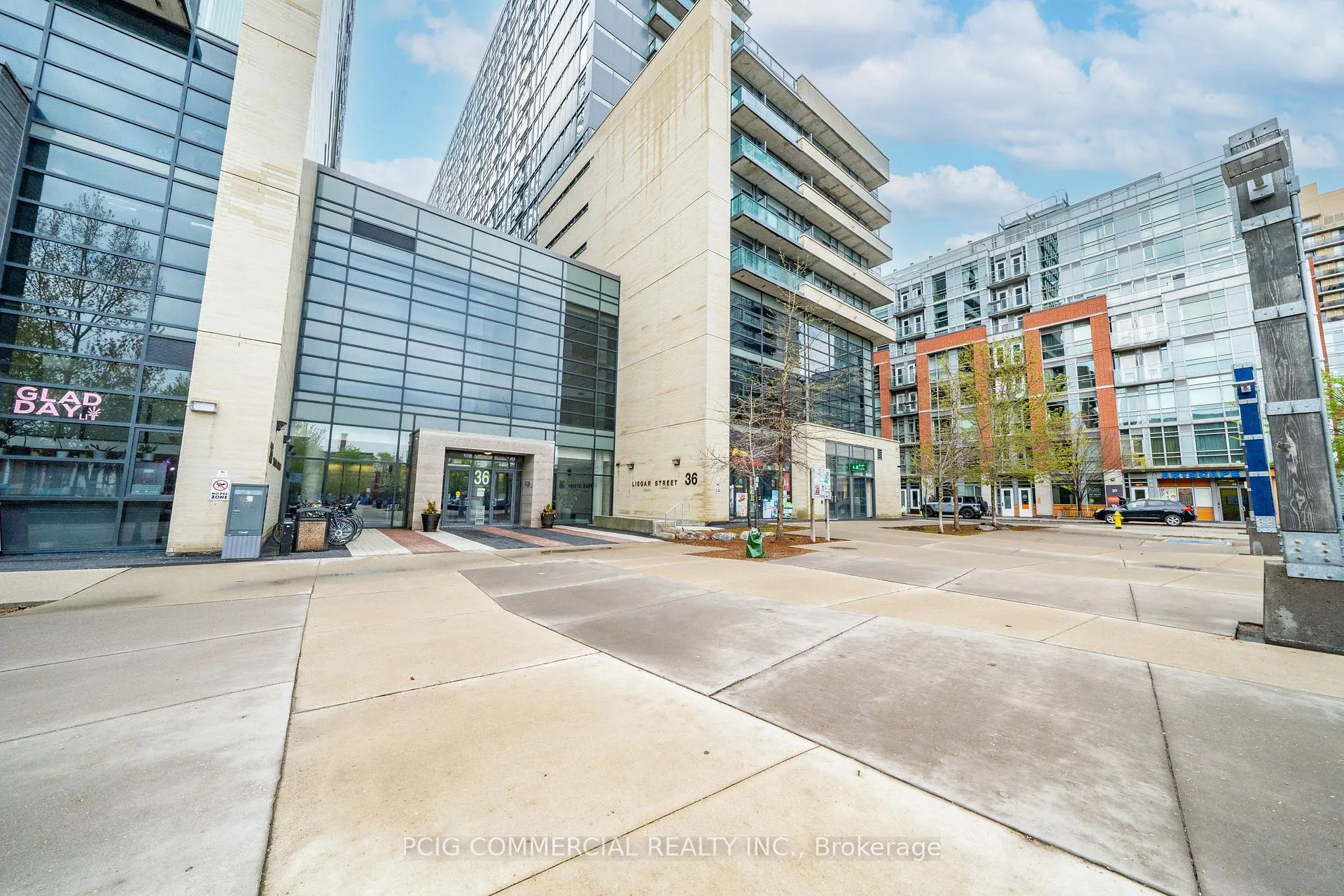 Photo 3 of Unit 803W, 36 Lisgar Street, Toronto, Little Portugal — HOMEH