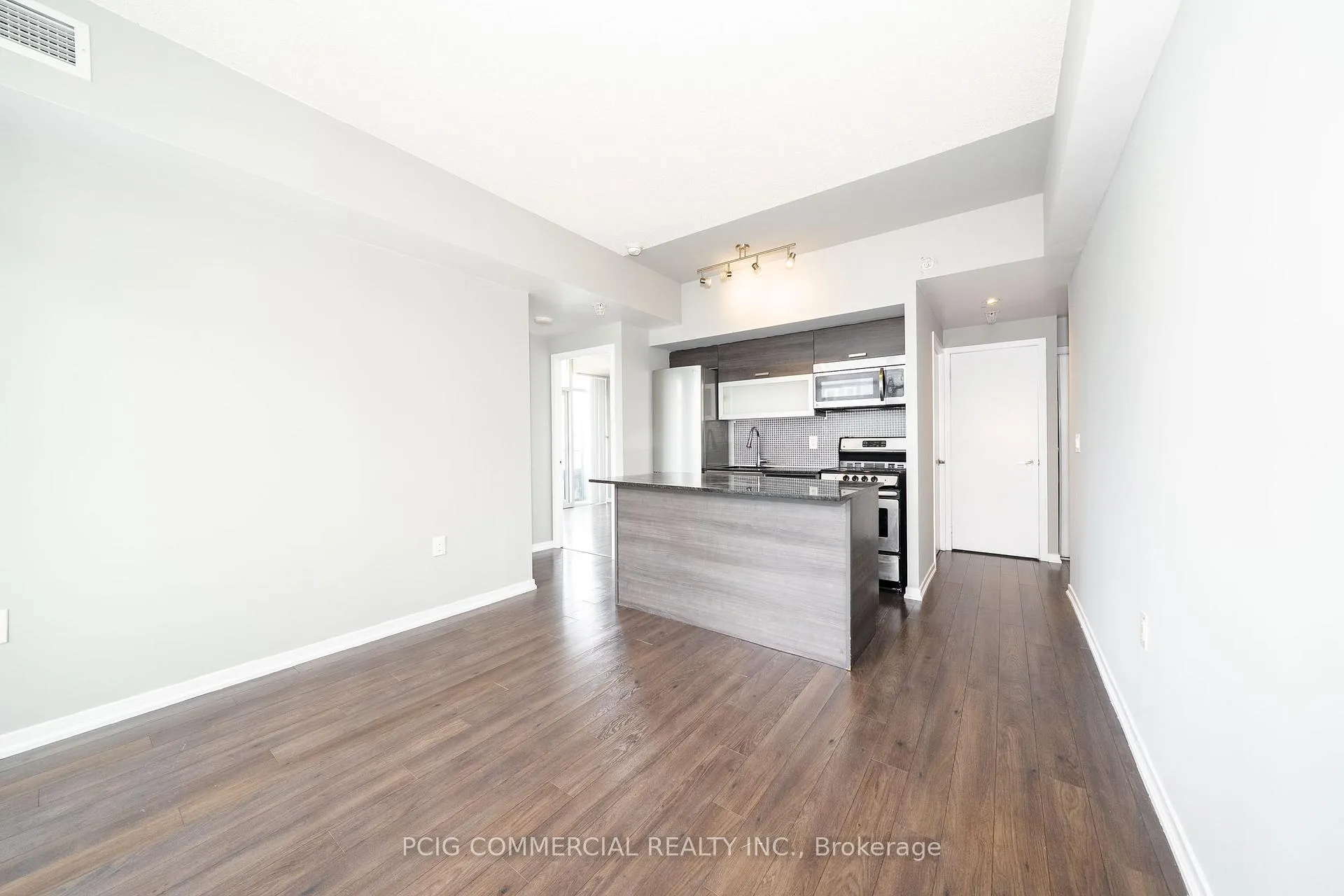 Photo 12 of Unit 803W, 36 Lisgar Street, Toronto, Little Portugal — HOMEH