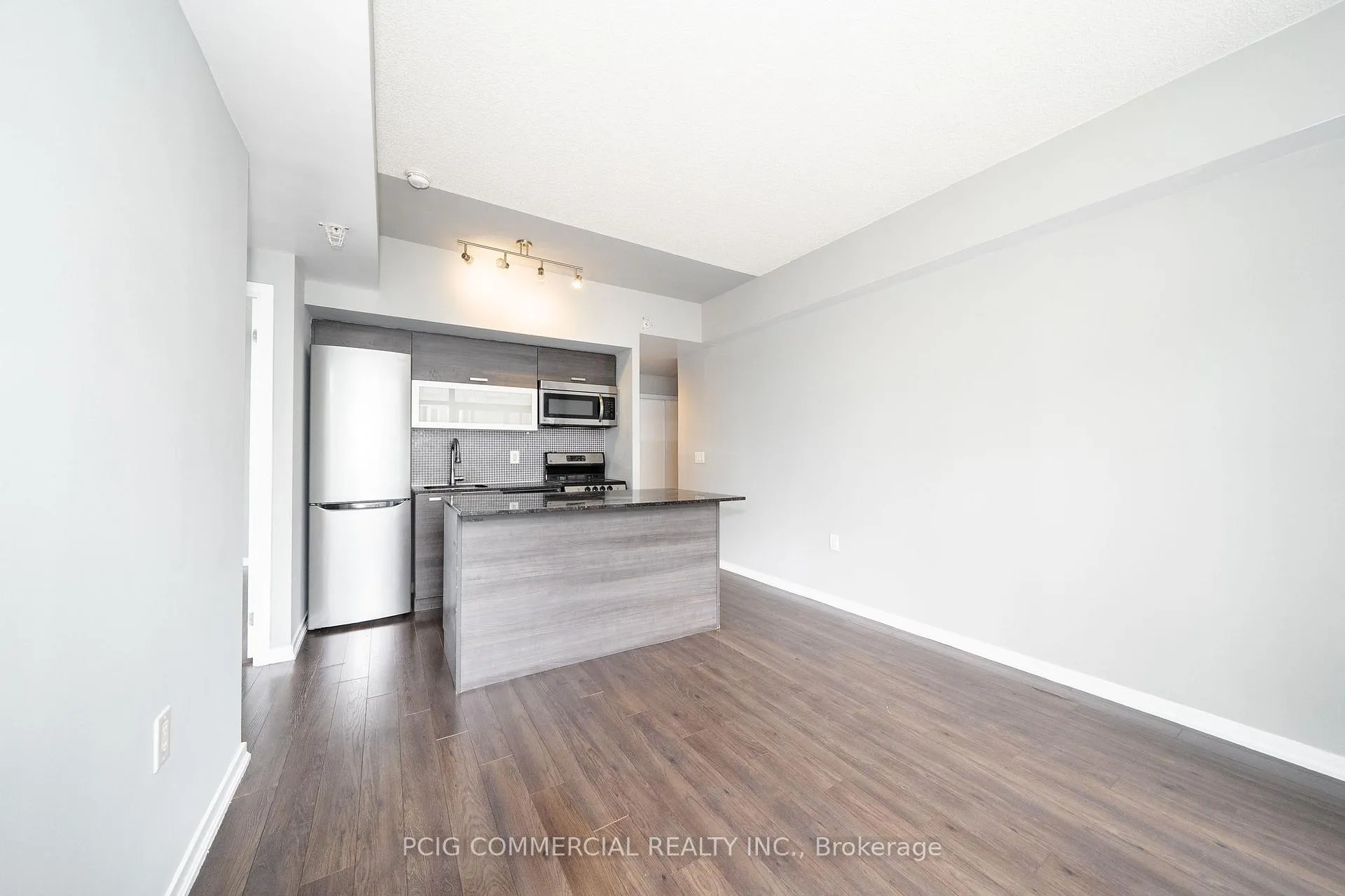 Photo 14 of Unit 803W, 36 Lisgar Street, Toronto, Little Portugal — HOMEH