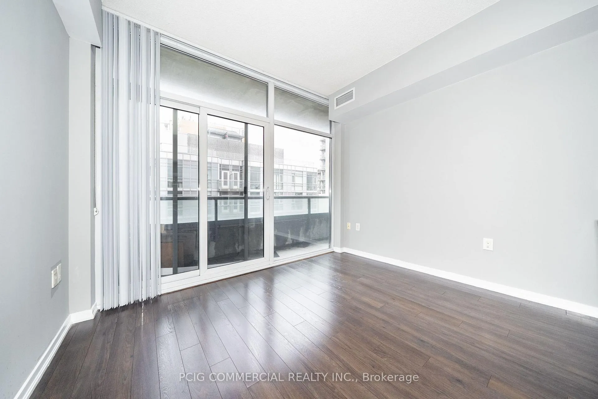 Photo 16 of Unit 803W, 36 Lisgar Street, Toronto, Little Portugal — HOMEH