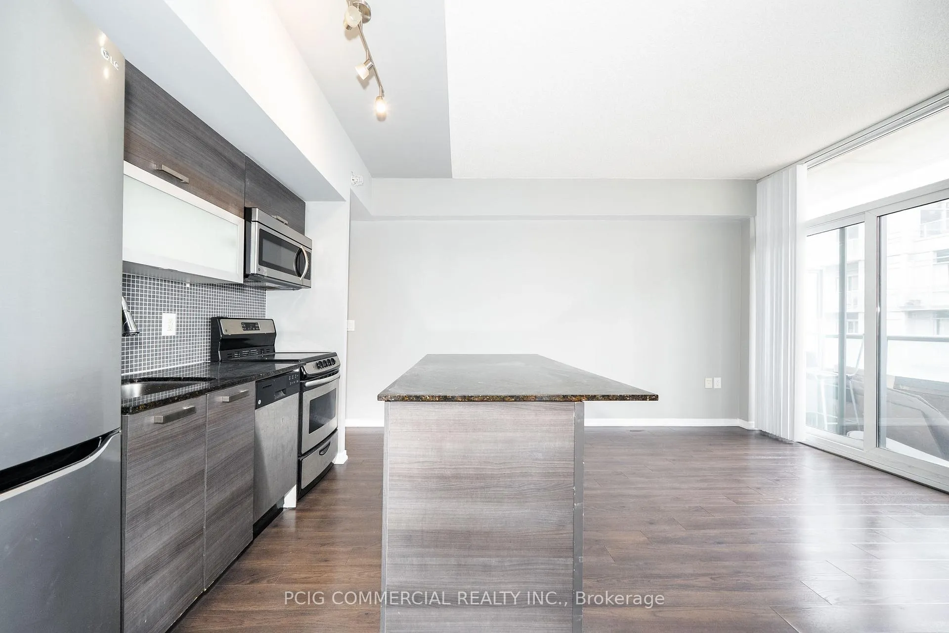 Photo 17 of Unit 803W, 36 Lisgar Street, Toronto, Little Portugal — HOMEH