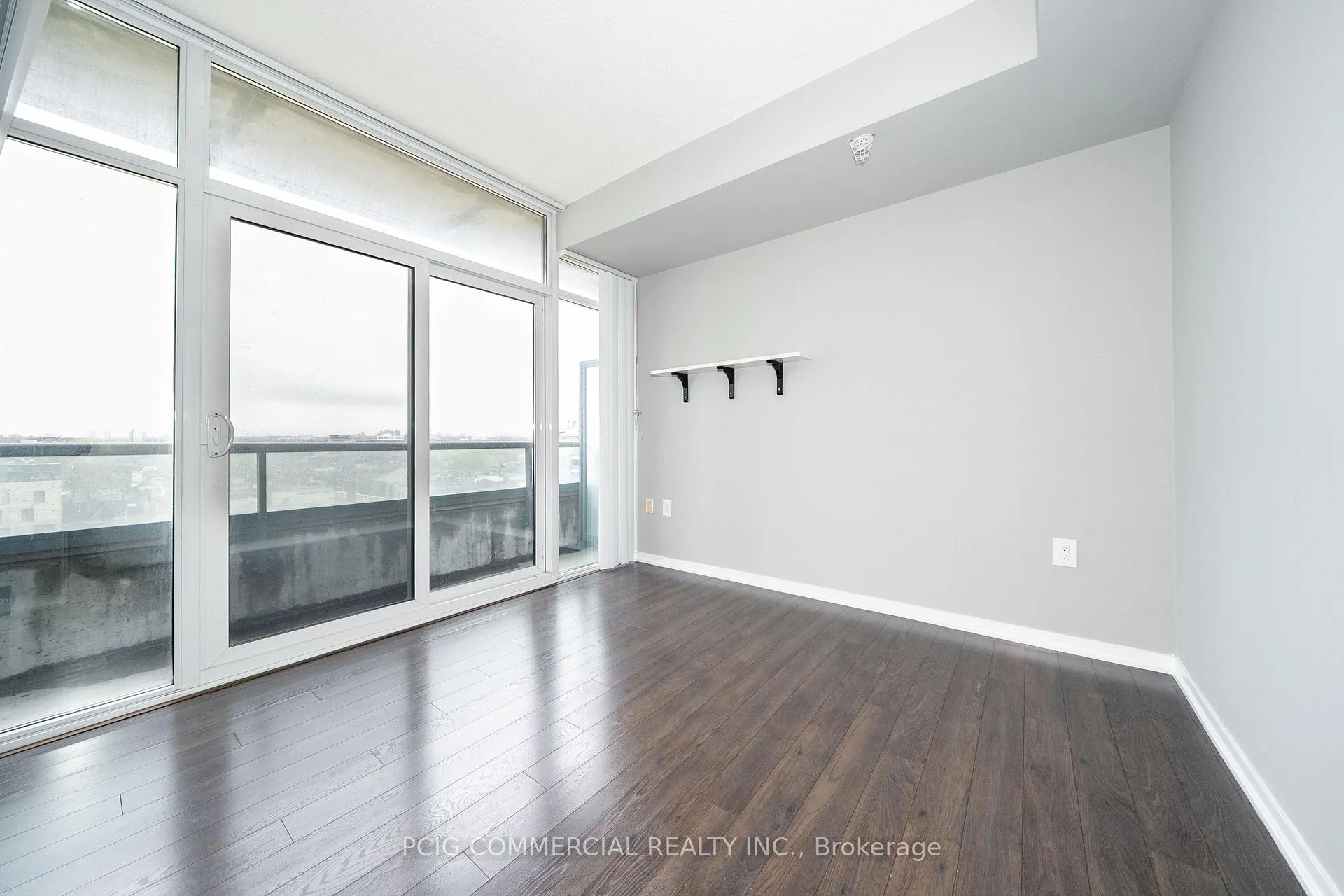 Photo 19 of Unit 803W, 36 Lisgar Street, Toronto, Little Portugal — HOMEH