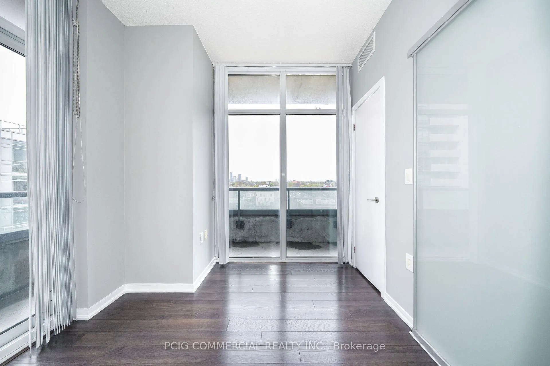 Photo 24 of Unit 803W, 36 Lisgar Street, Toronto, Little Portugal — HOMEH