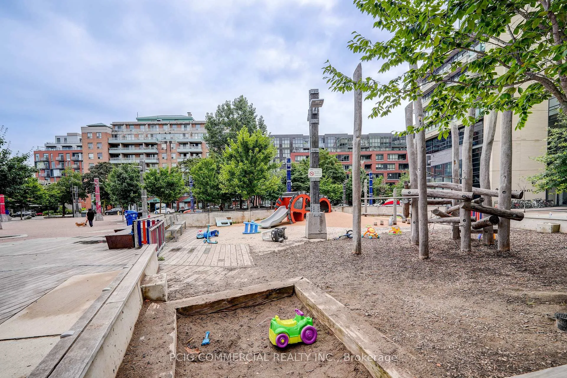 Photo 36 of Unit 803W, 36 Lisgar Street, Toronto, Little Portugal — HOMEH