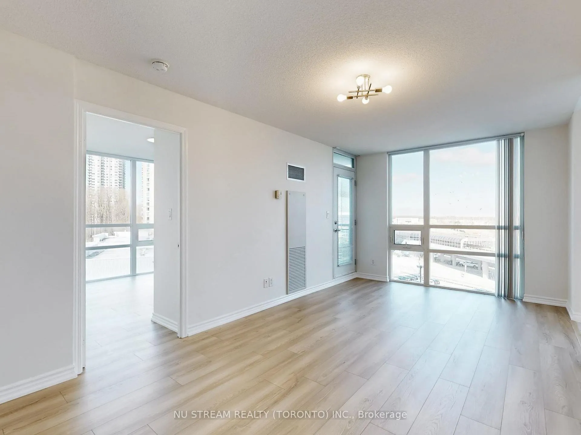 Photo 8 of Unit 703, 88 Grangeway Avenue, Scarborough, Woburn — HOMEH