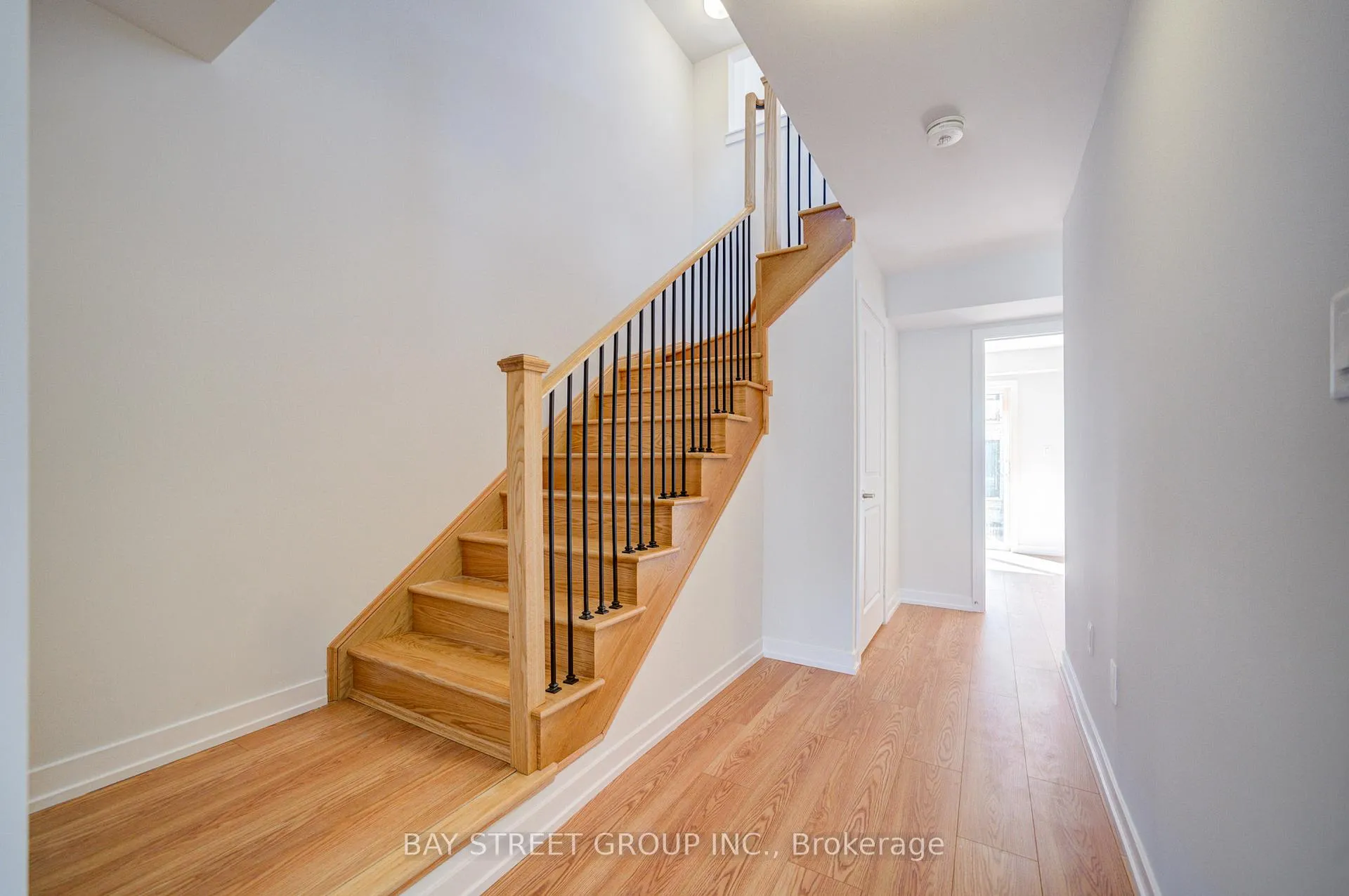 Photo 9 of 36 Danielle Moore Circle, Scarborough, Bendale — HOMEH