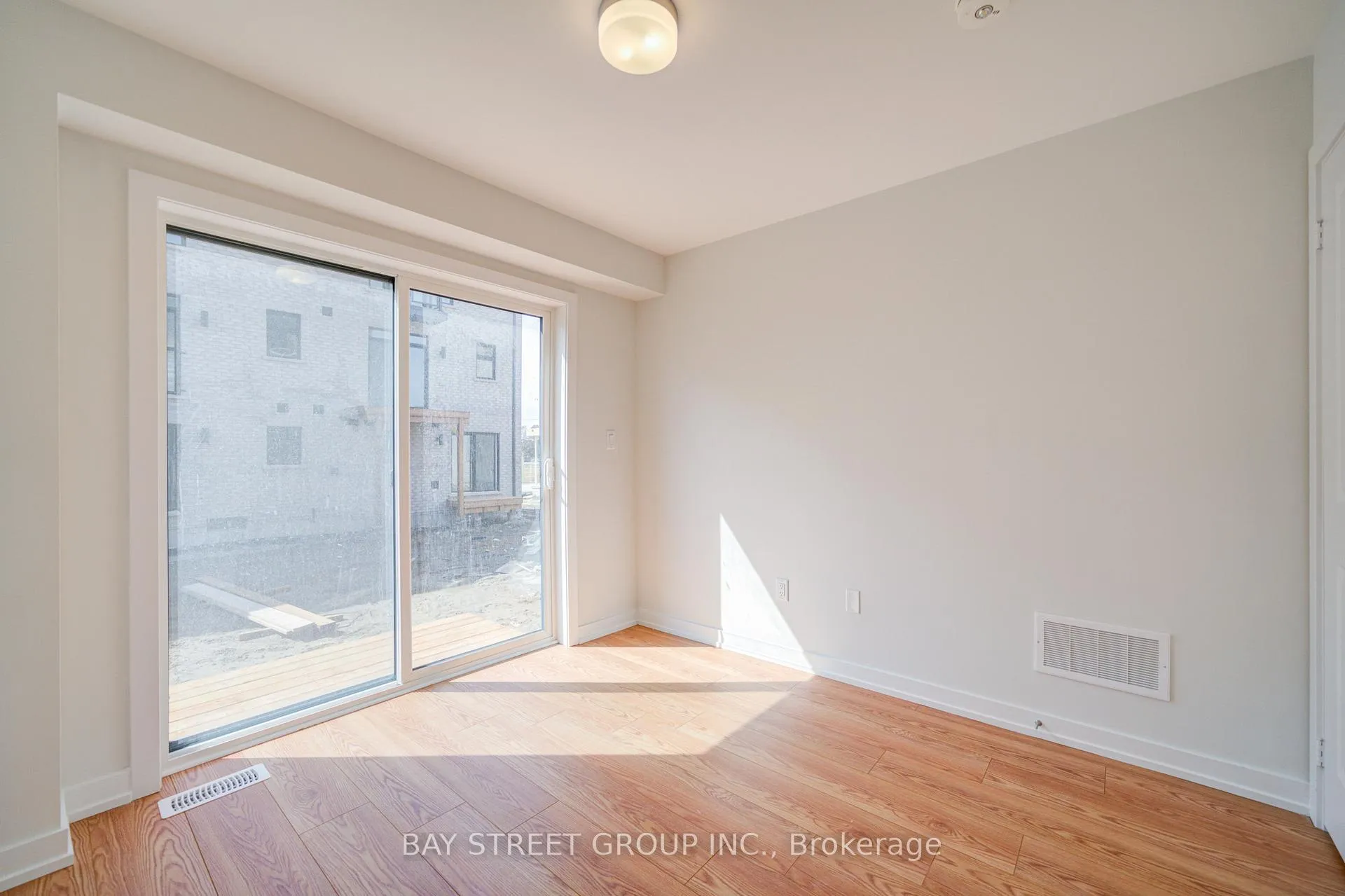 Photo 10 of 36 Danielle Moore Circle, Scarborough, Bendale — HOMEH