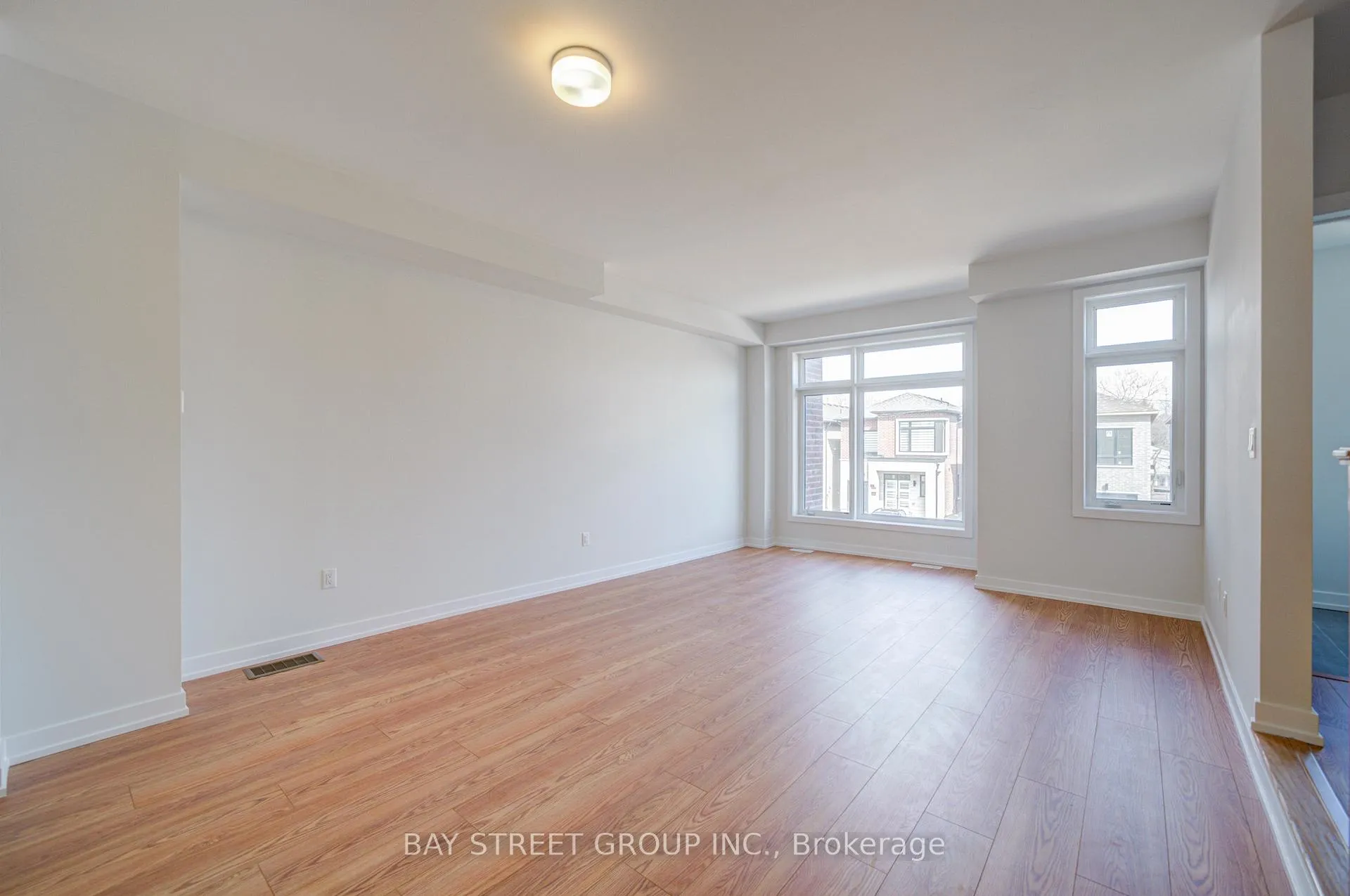 Photo 16 of 36 Danielle Moore Circle, Scarborough, Bendale — HOMEH