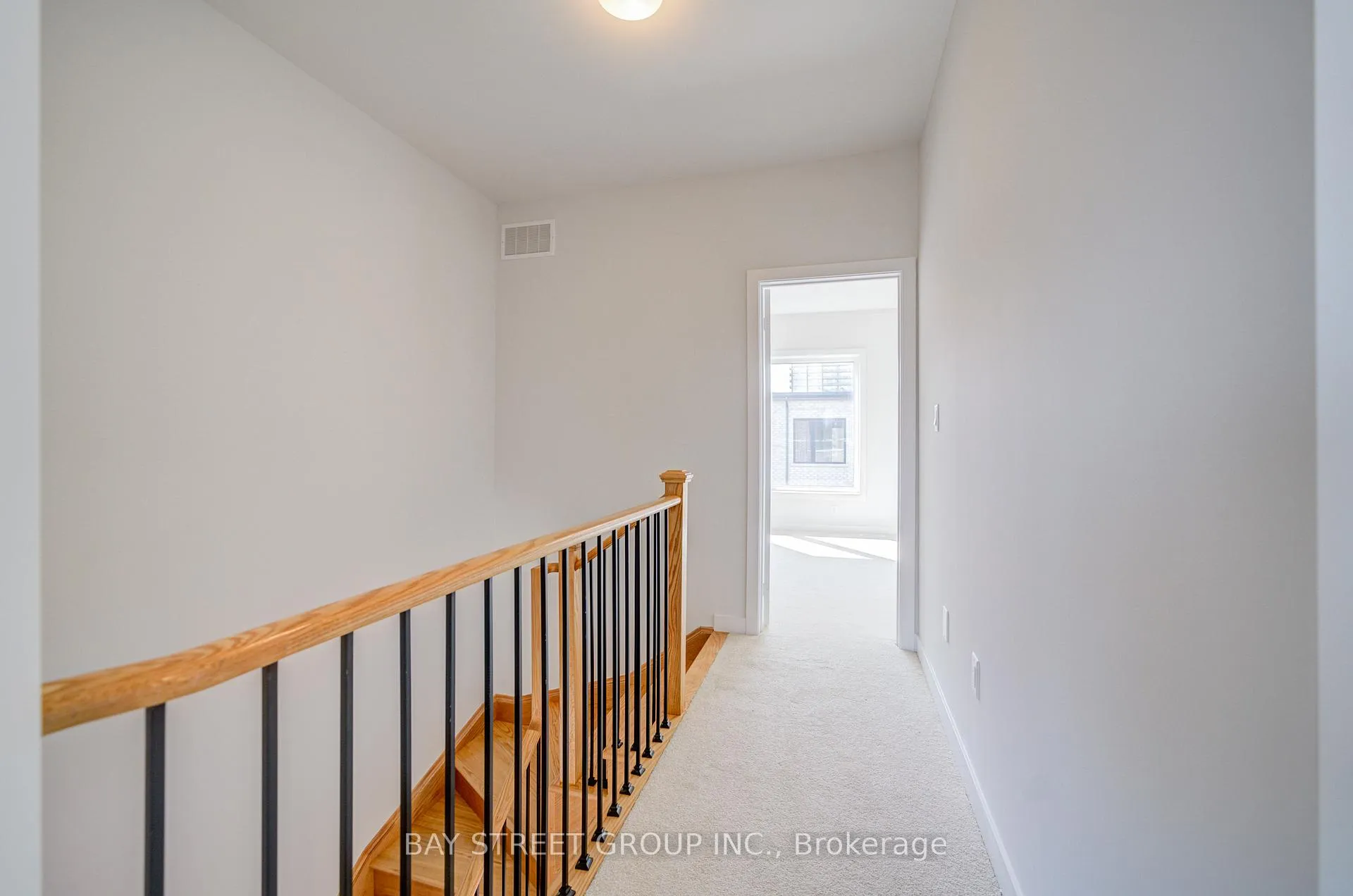 Photo 31 of 36 Danielle Moore Circle, Scarborough, Bendale — HOMEH