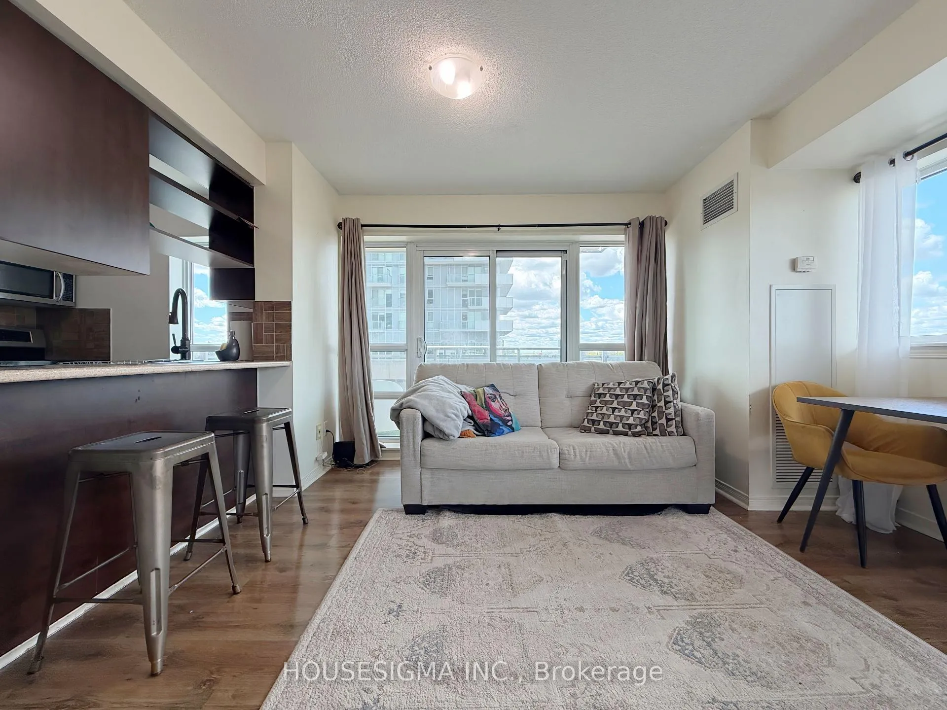 Photo 2 of Unit 509, 215 Queen Street E, Brampton, Queen Street Corridor — HOMEH