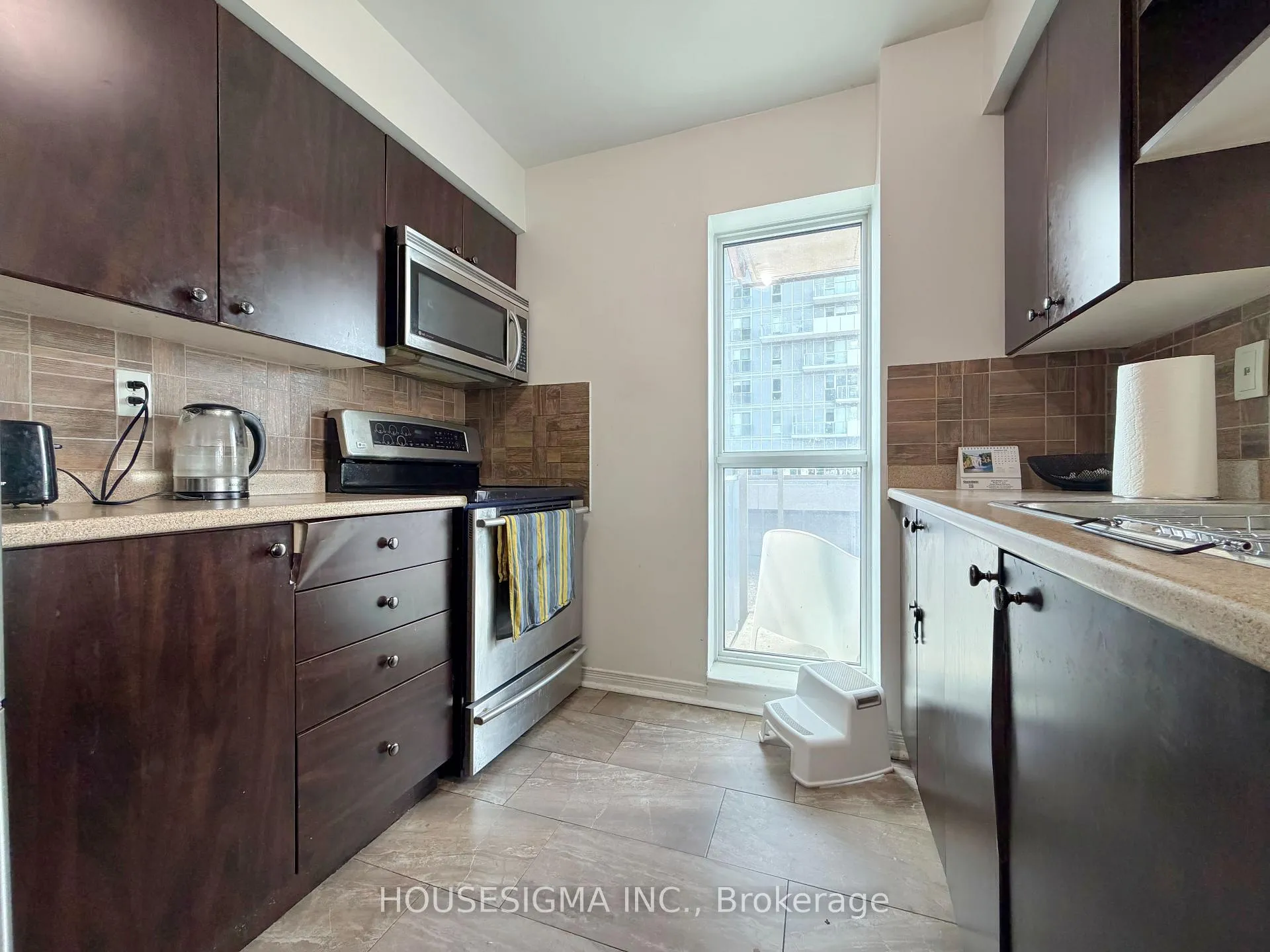 Photo 4 of Unit 509, 215 Queen Street E, Brampton, Queen Street Corridor — HOMEH