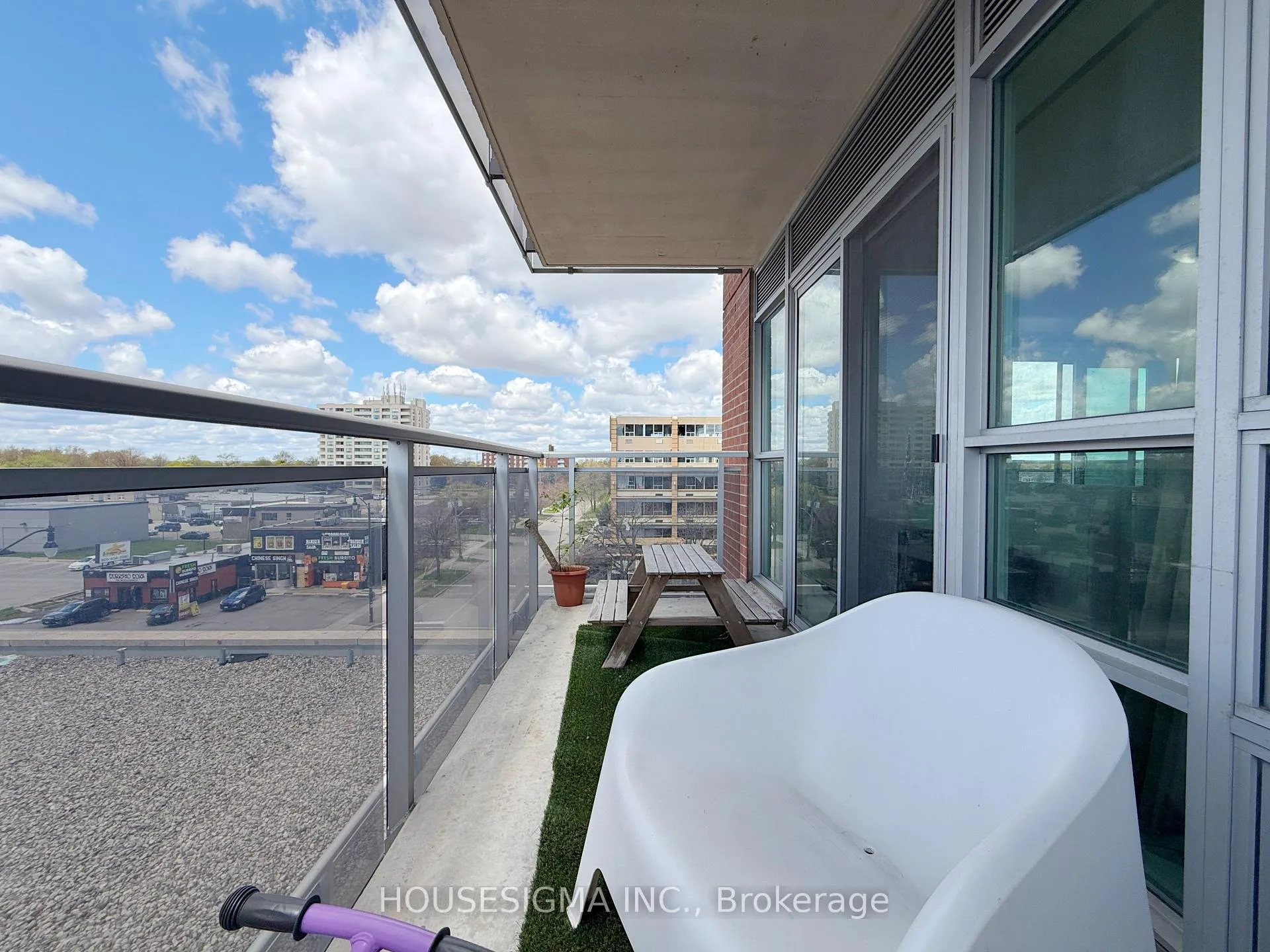 Photo 19 of Unit 509, 215 Queen Street E, Brampton, Queen Street Corridor — HOMEH