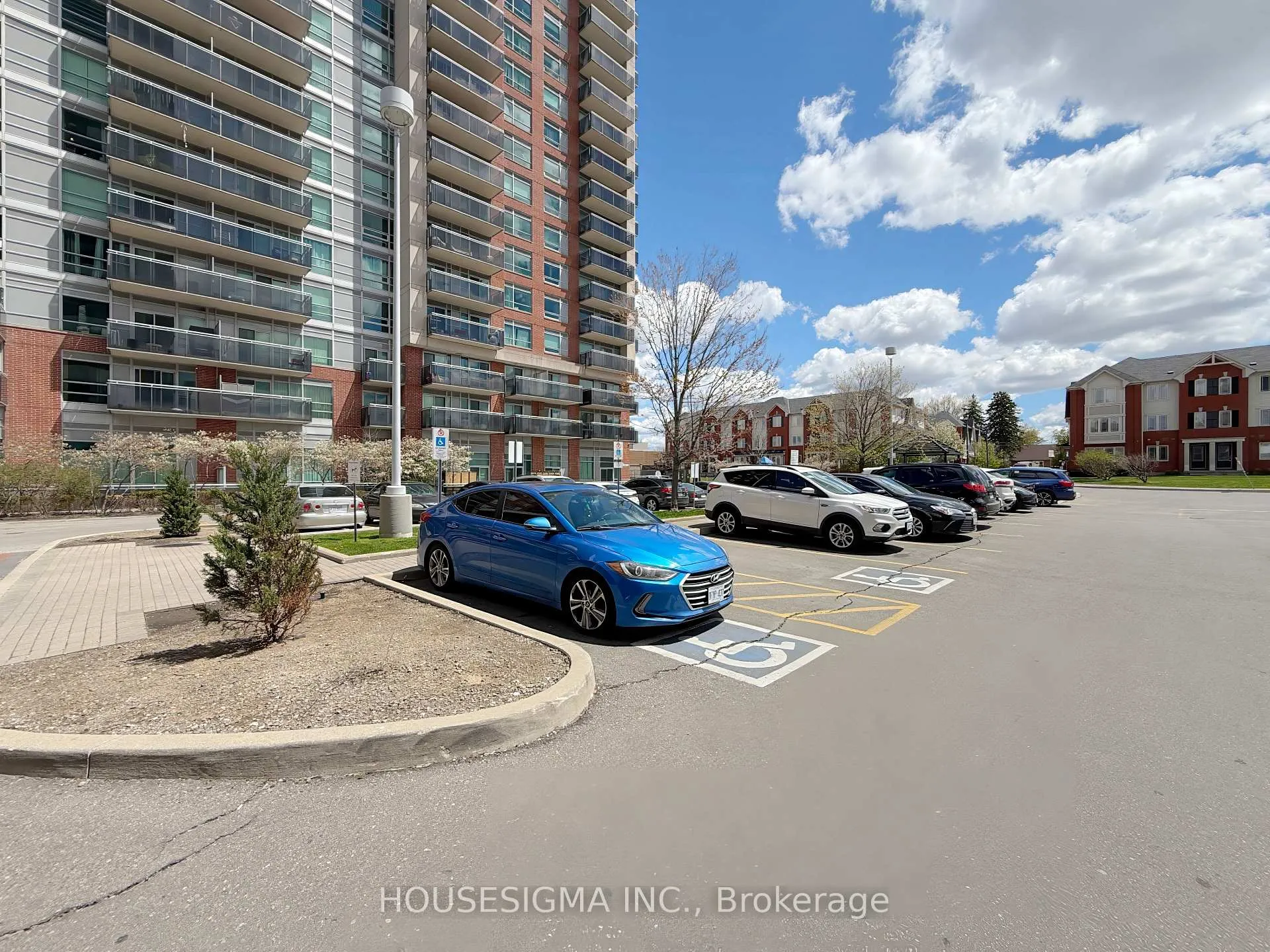 Photo 32 of Unit 509, 215 Queen Street E, Brampton, Queen Street Corridor — HOMEH