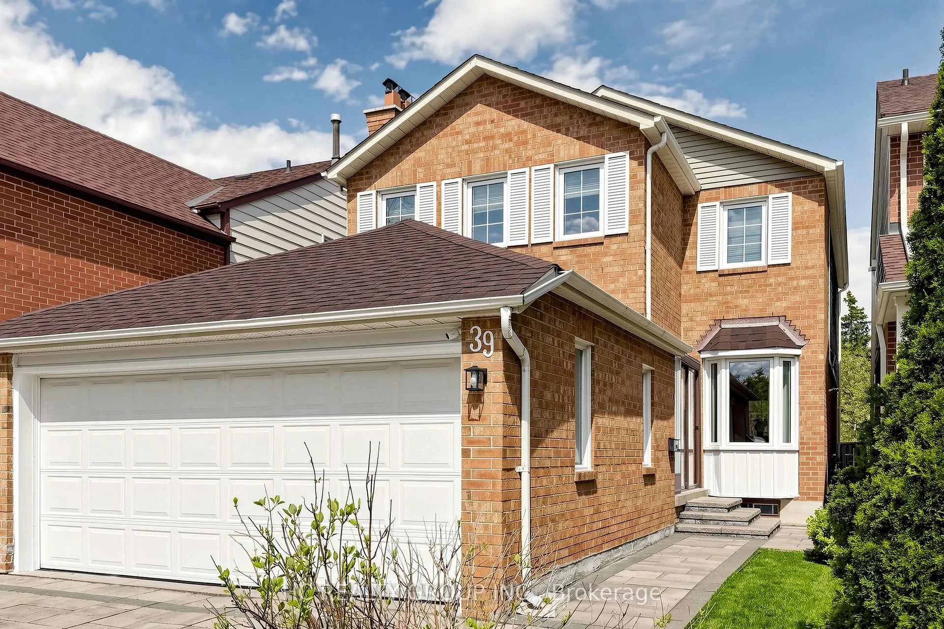 Photo 4 of 39 River Grove Drive, Scarborough, Steeles — HOMEH