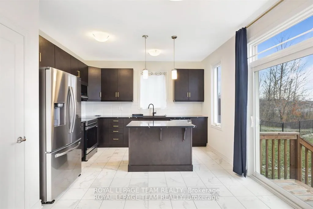 Photo 10 of 24 Seabert Drive, Arnprior — HOMEH