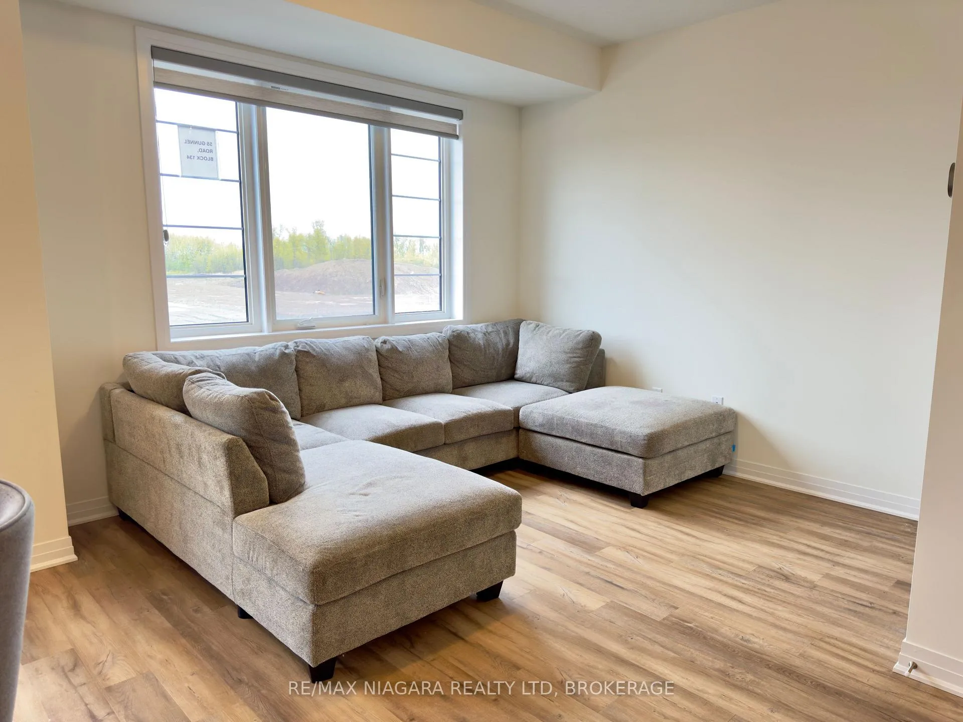 Photo 8 of 55 Gunnel Road, Welland, Dain City — HOMEH