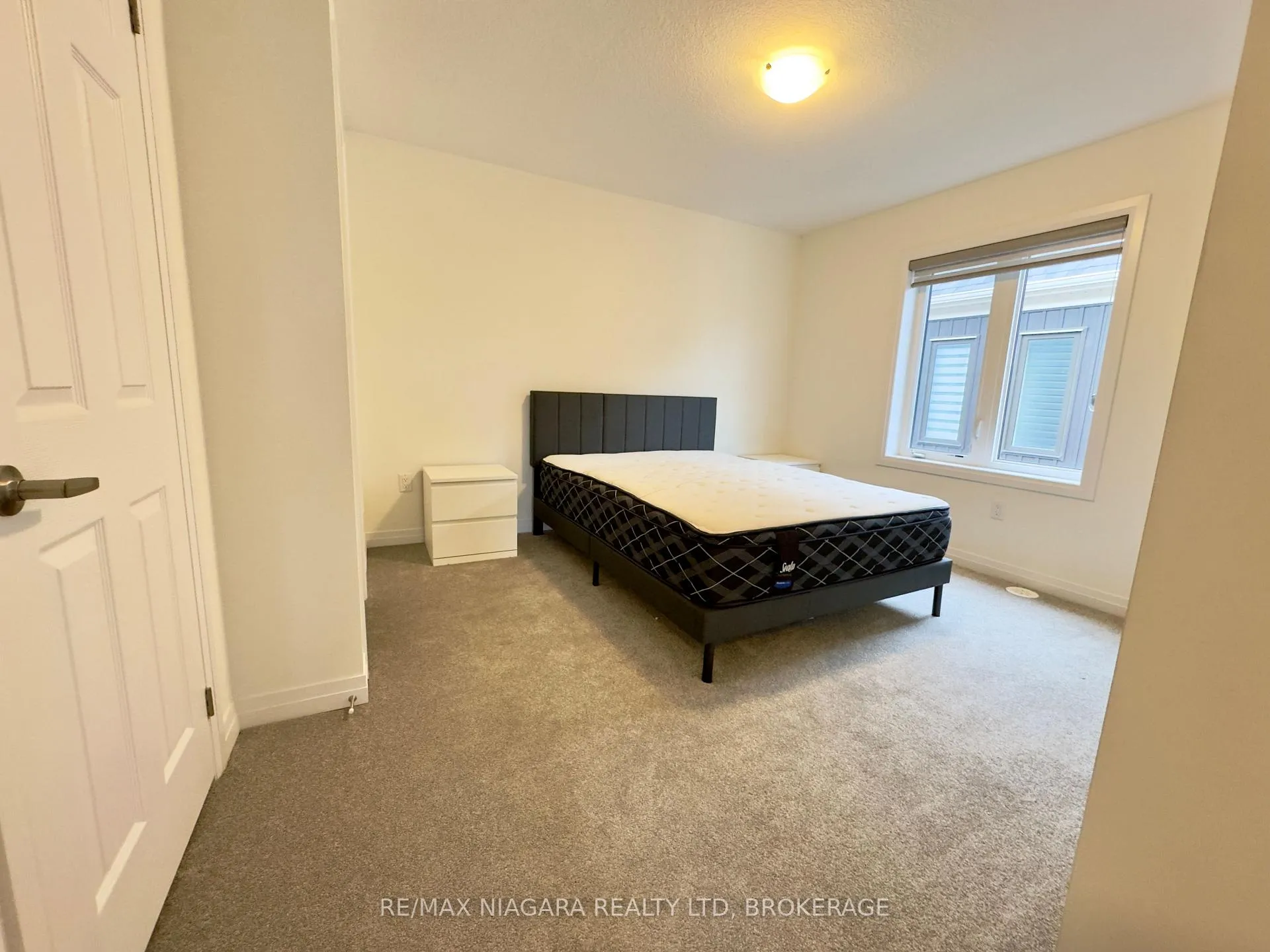 Photo 10 of 55 Gunnel Road, Welland, Dain City — HOMEH