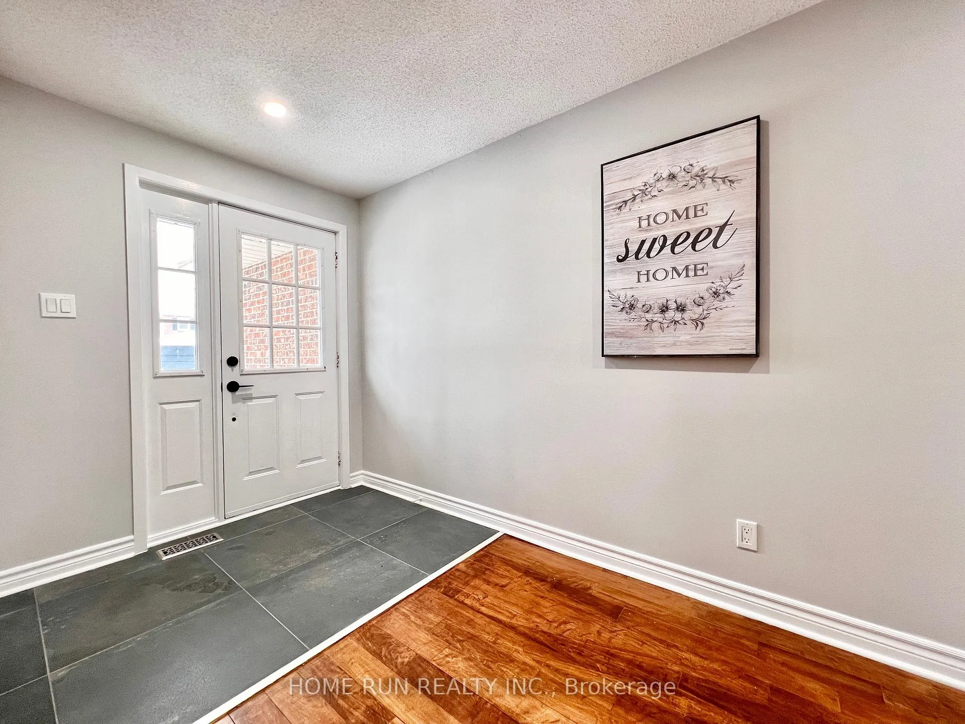 Photo 3 of 184 Pinetrail Crescent, Ottawa, Centrepointe — HOMEH