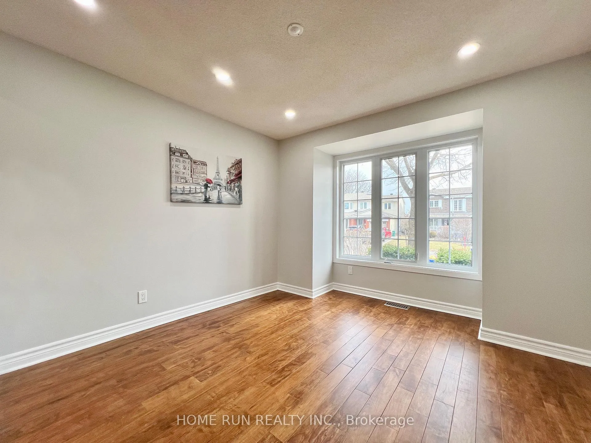 Photo 5 of 184 Pinetrail Crescent, Ottawa, Centrepointe — HOMEH