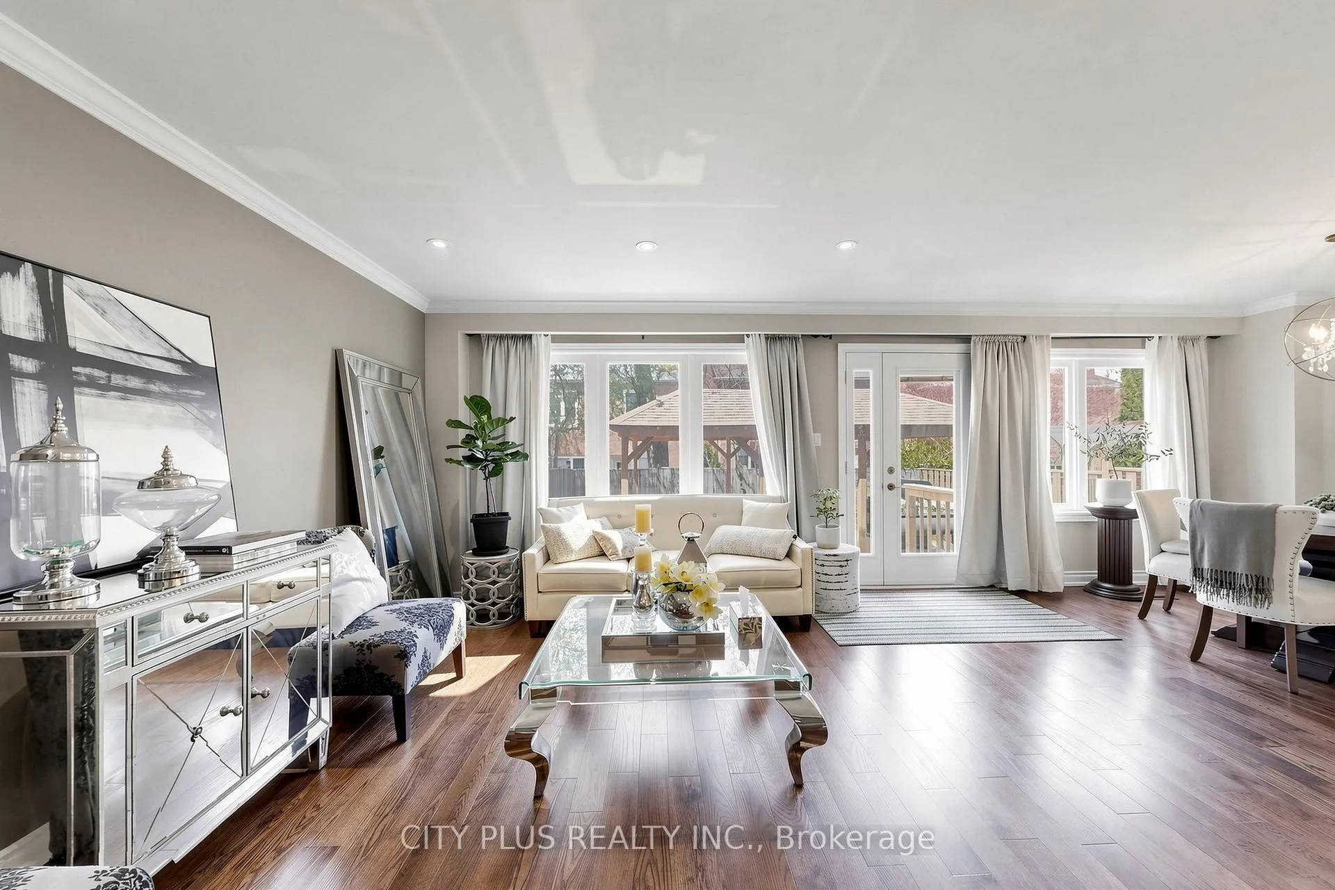 Photo 3 of 110 Glenmanor Way, Vaughan, Crestwood-Springfarm-Yorkhill — HOMEH