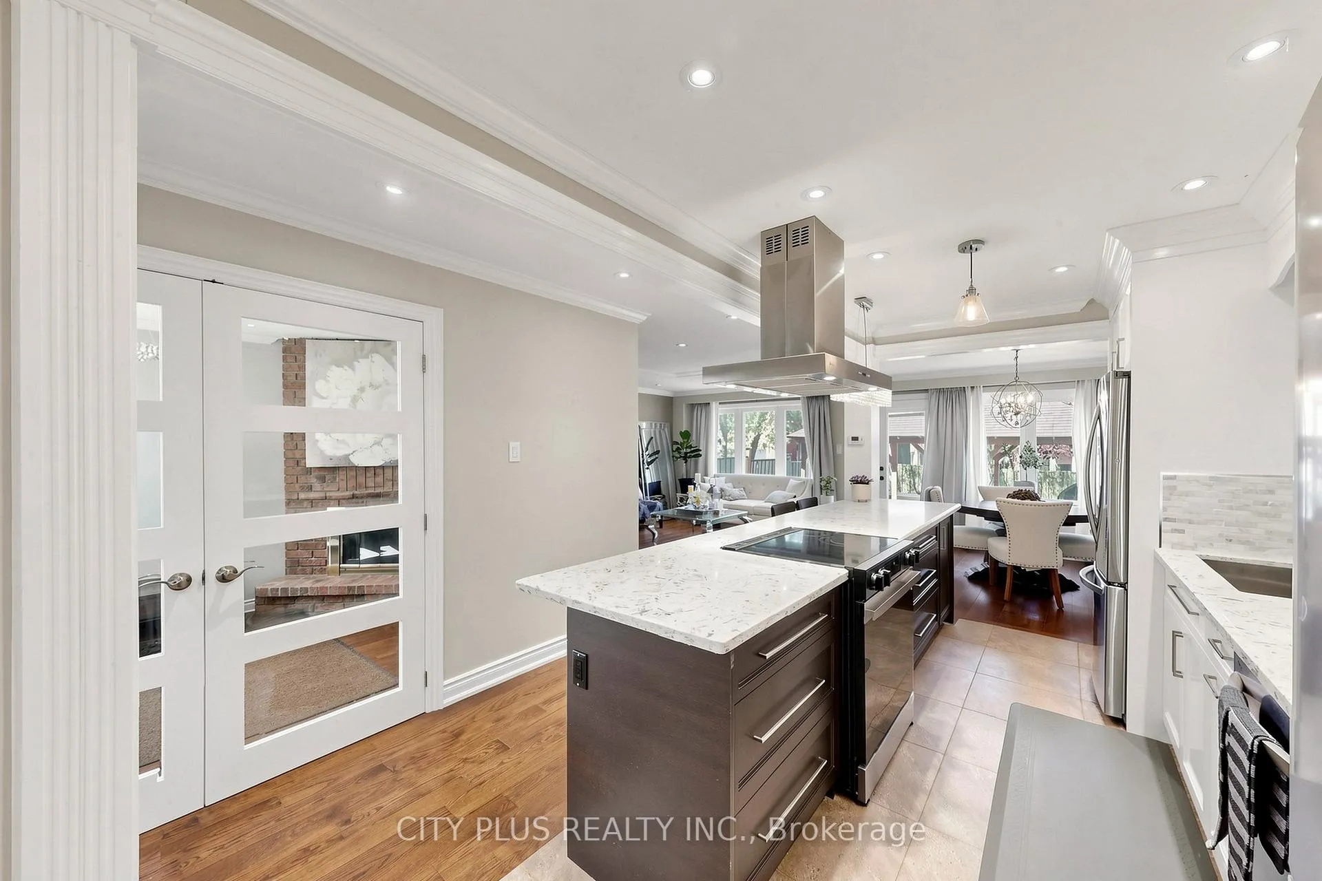 Photo 7 of 110 Glenmanor Way, Vaughan, Crestwood-Springfarm-Yorkhill — HOMEH