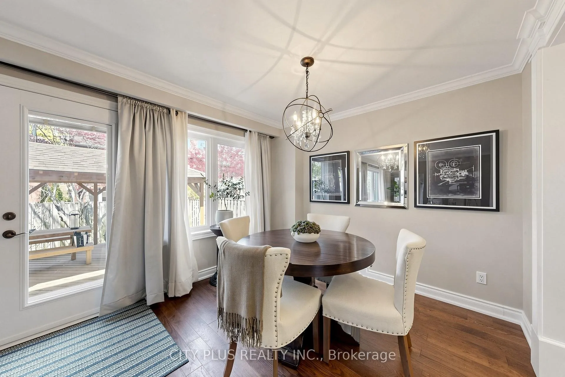 Photo 9 of 110 Glenmanor Way, Vaughan, Crestwood-Springfarm-Yorkhill — HOMEH