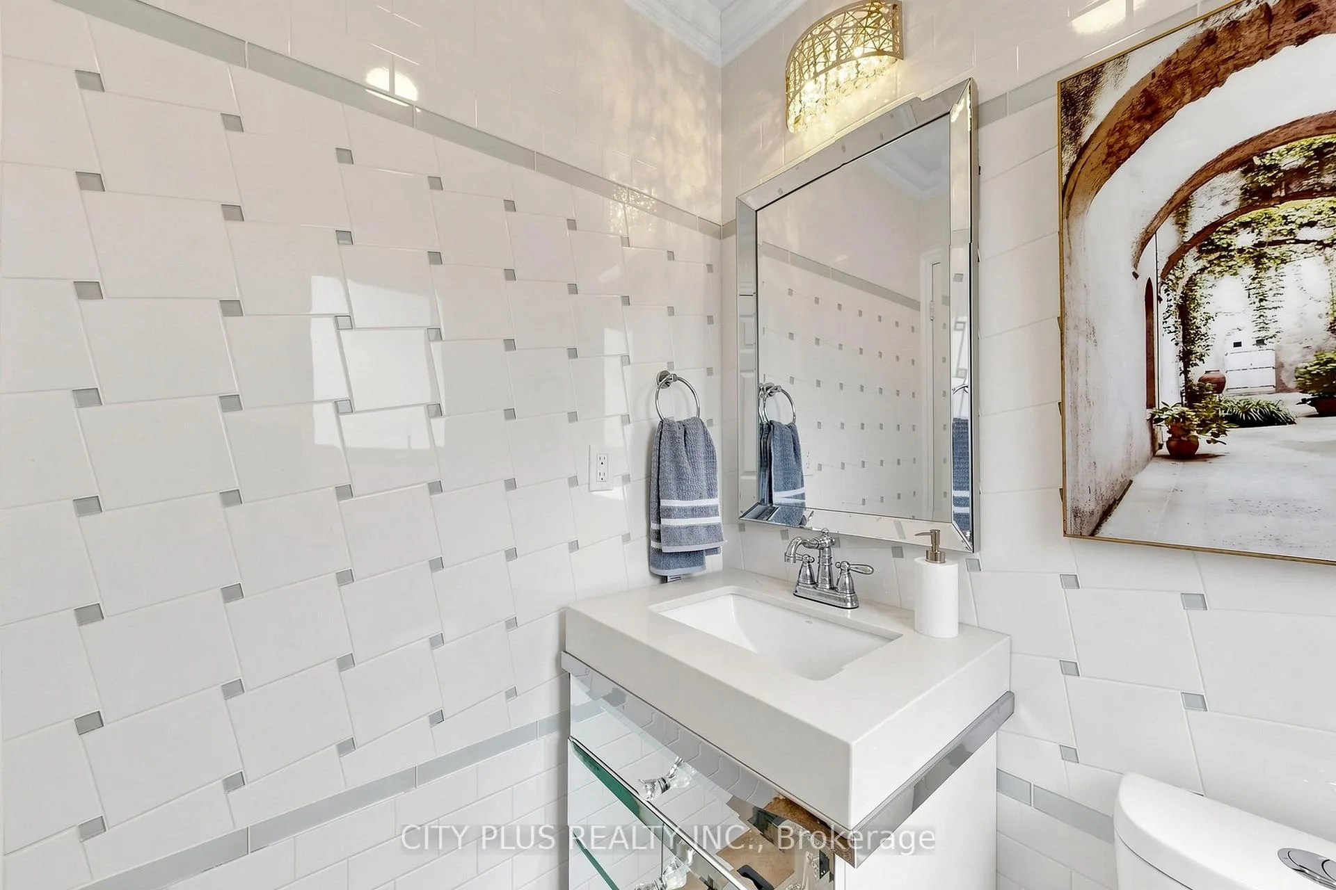 Photo 12 of 110 Glenmanor Way, Vaughan, Crestwood-Springfarm-Yorkhill — HOMEH