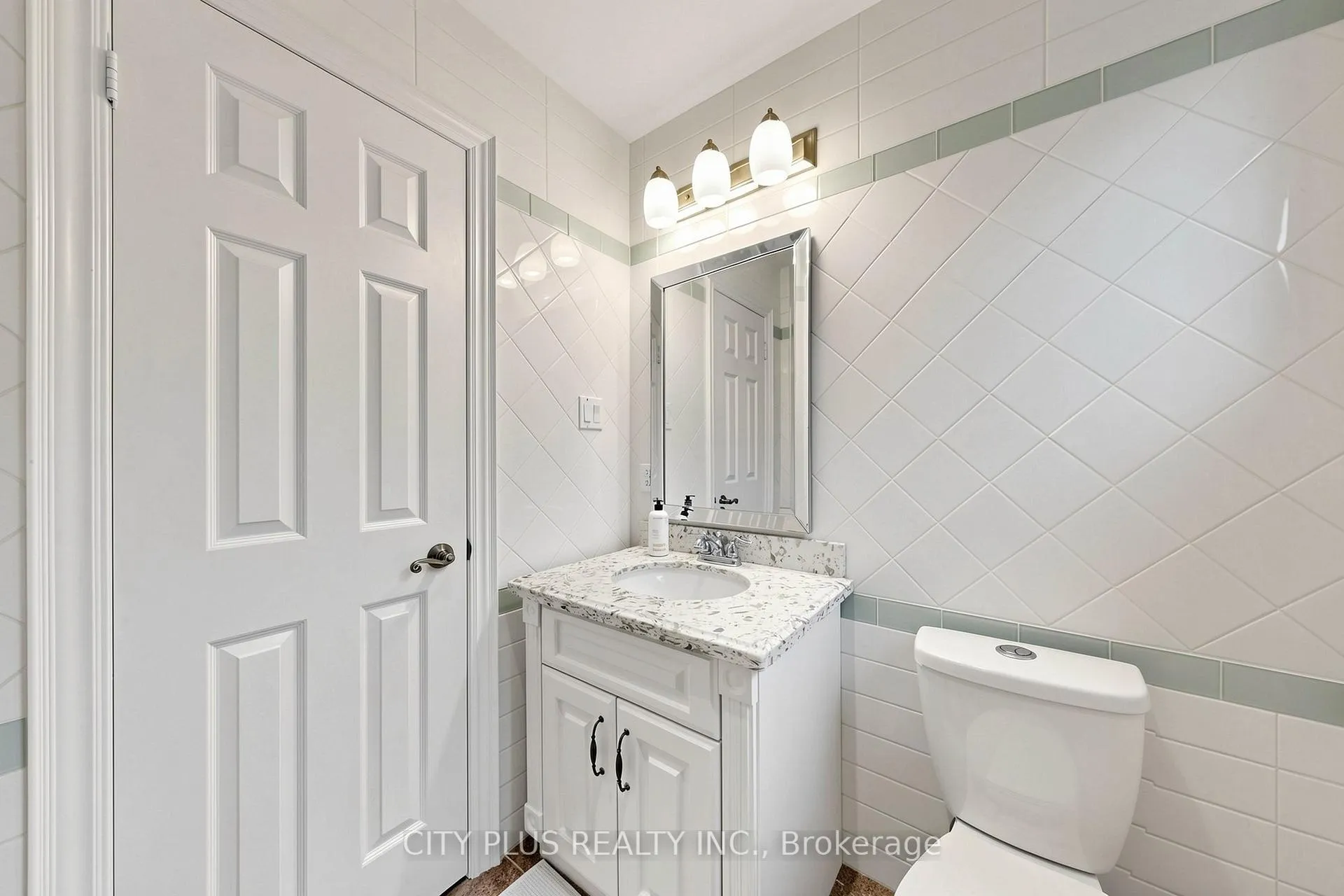 Photo 24 of 110 Glenmanor Way, Vaughan, Crestwood-Springfarm-Yorkhill — HOMEH