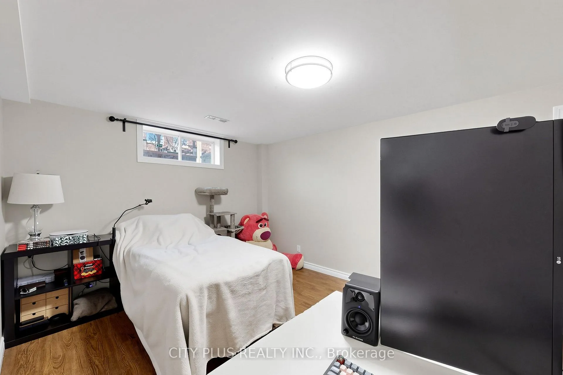 Photo 27 of 110 Glenmanor Way, Vaughan, Crestwood-Springfarm-Yorkhill — HOMEH