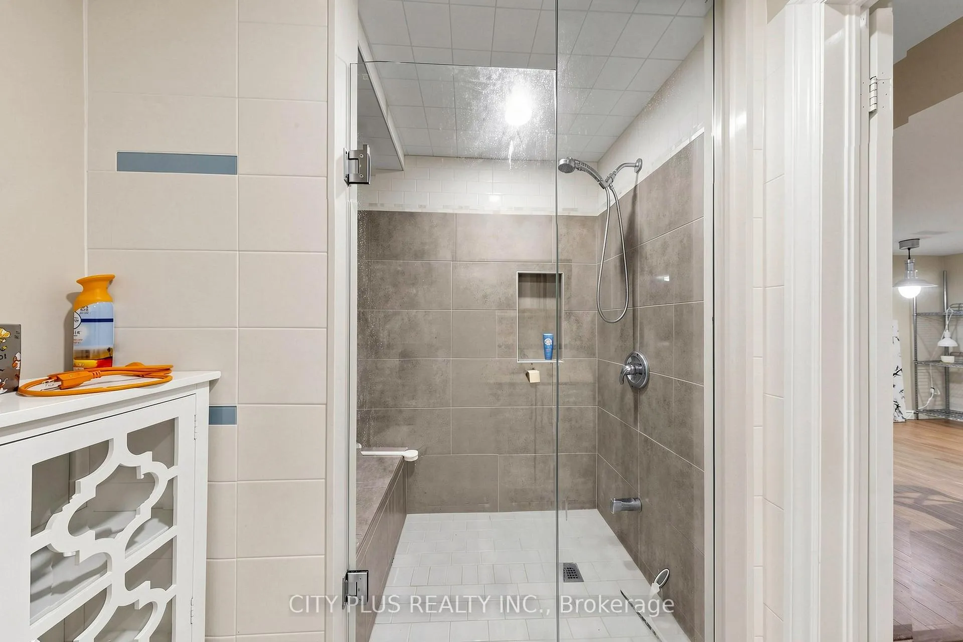 Photo 30 of 110 Glenmanor Way, Vaughan, Crestwood-Springfarm-Yorkhill — HOMEH