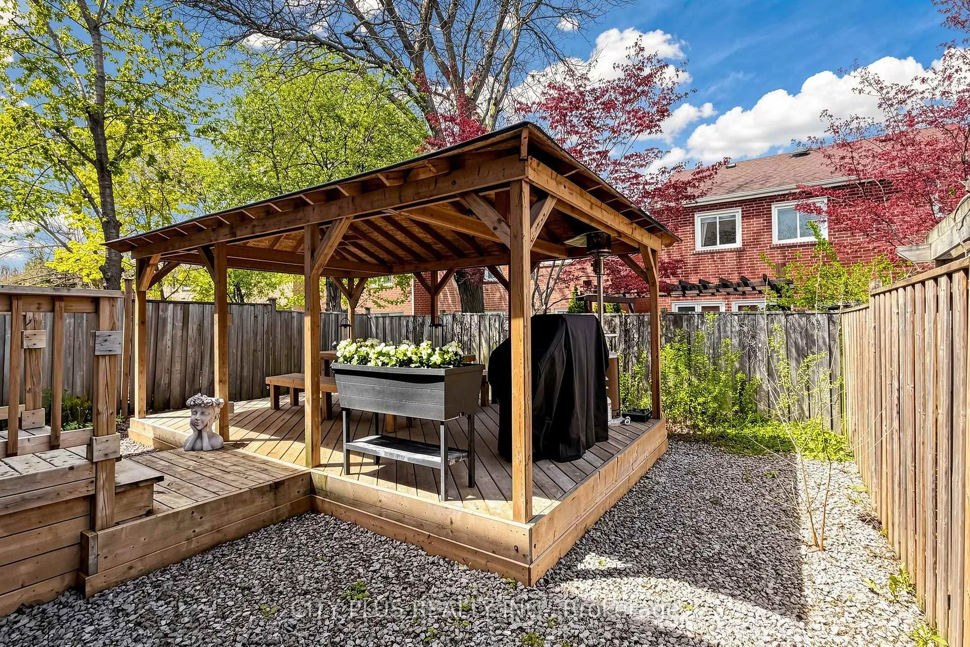 Photo 32 of 110 Glenmanor Way, Vaughan, Crestwood-Springfarm-Yorkhill — HOMEH