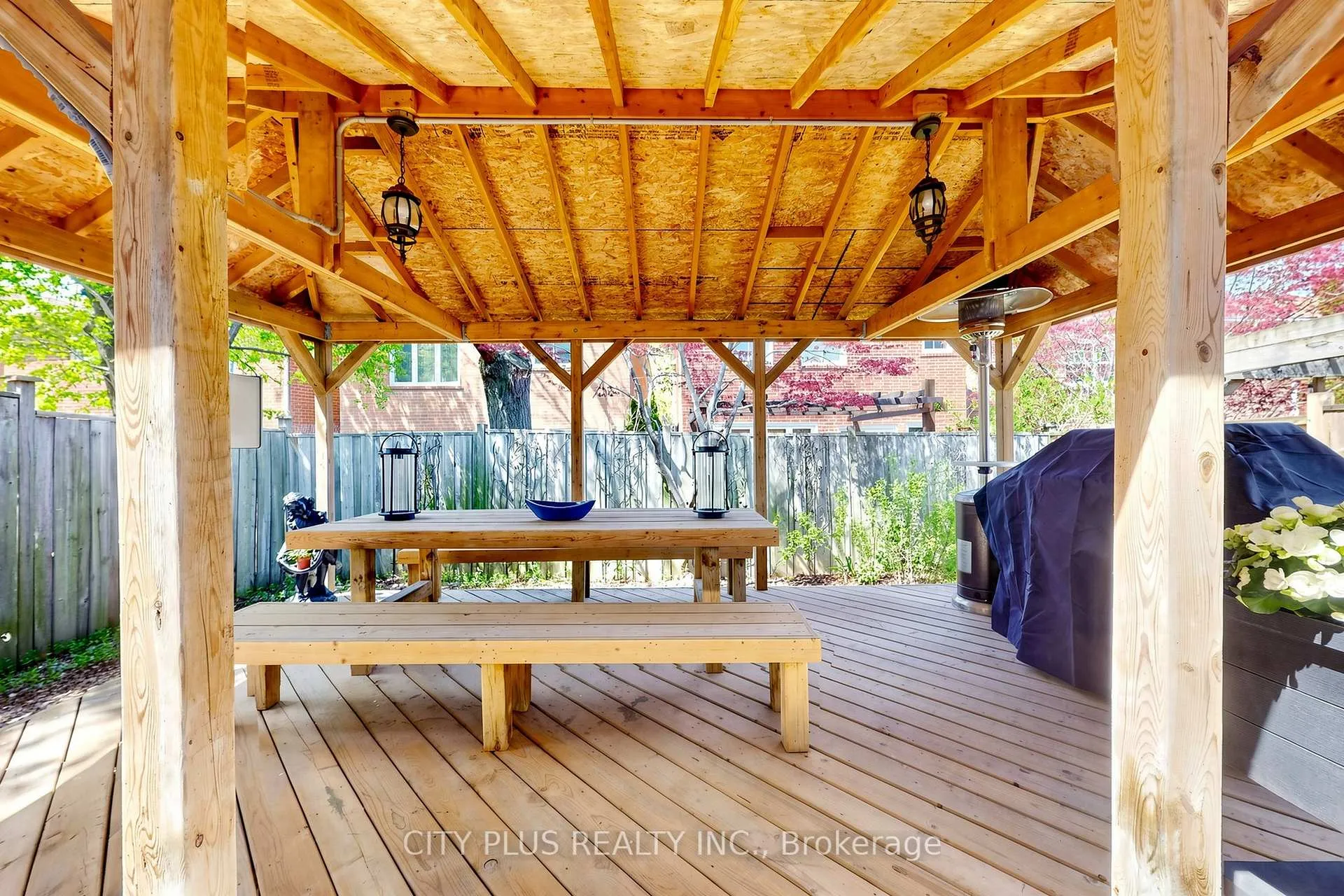 Photo 33 of 110 Glenmanor Way, Vaughan, Crestwood-Springfarm-Yorkhill — HOMEH