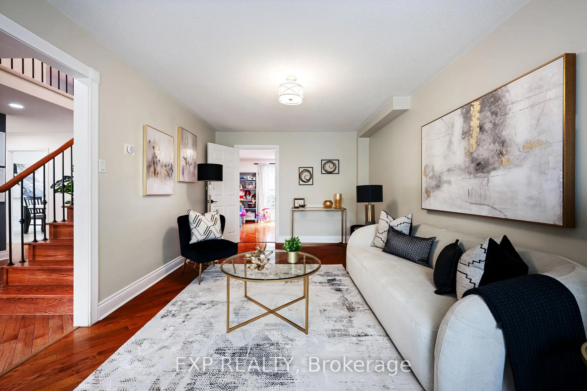 Photo 8 of 218 Kensington Place, Orangeville — HOMEH