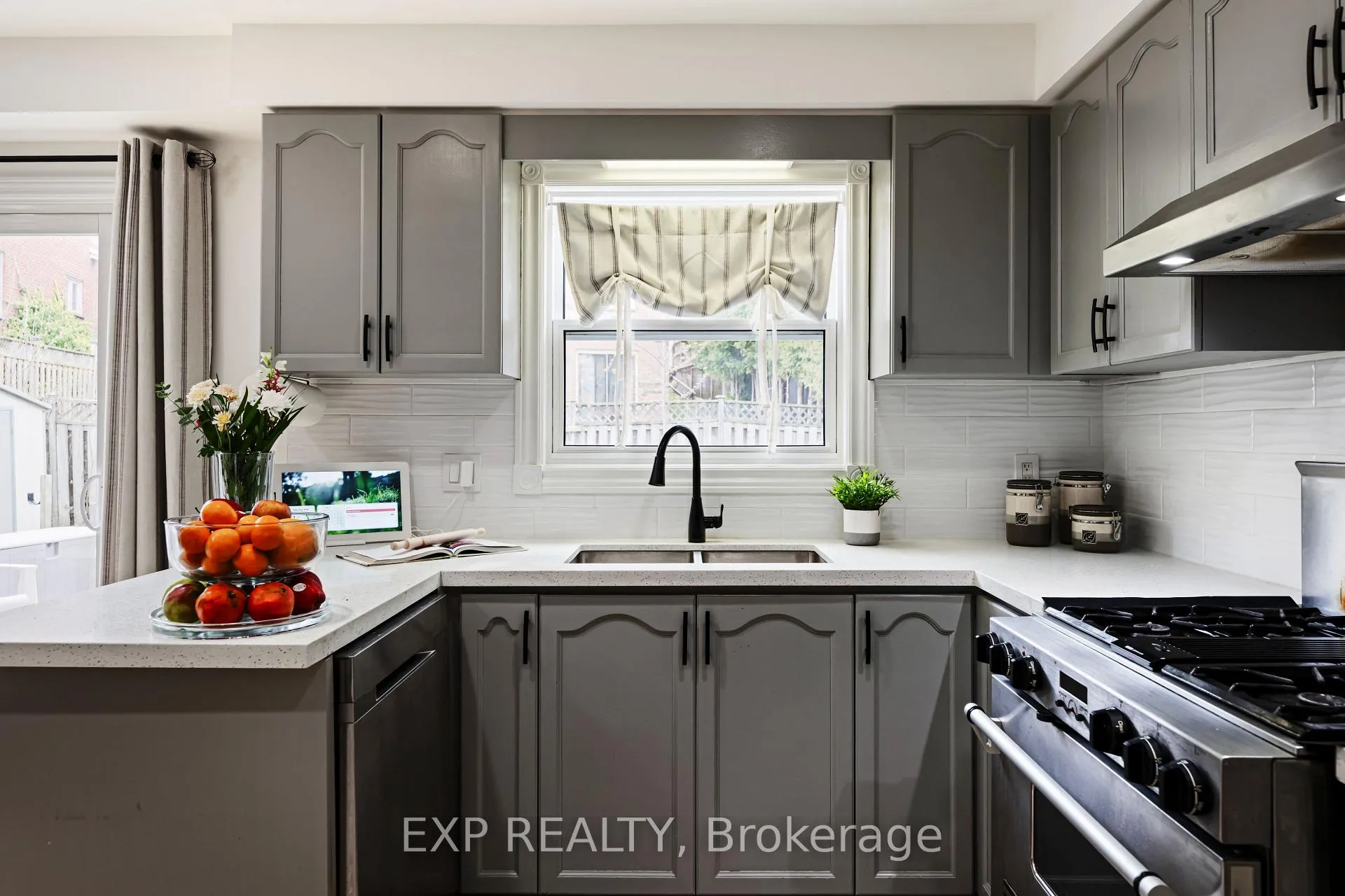 Photo 16 of 218 Kensington Place, Orangeville — HOMEH