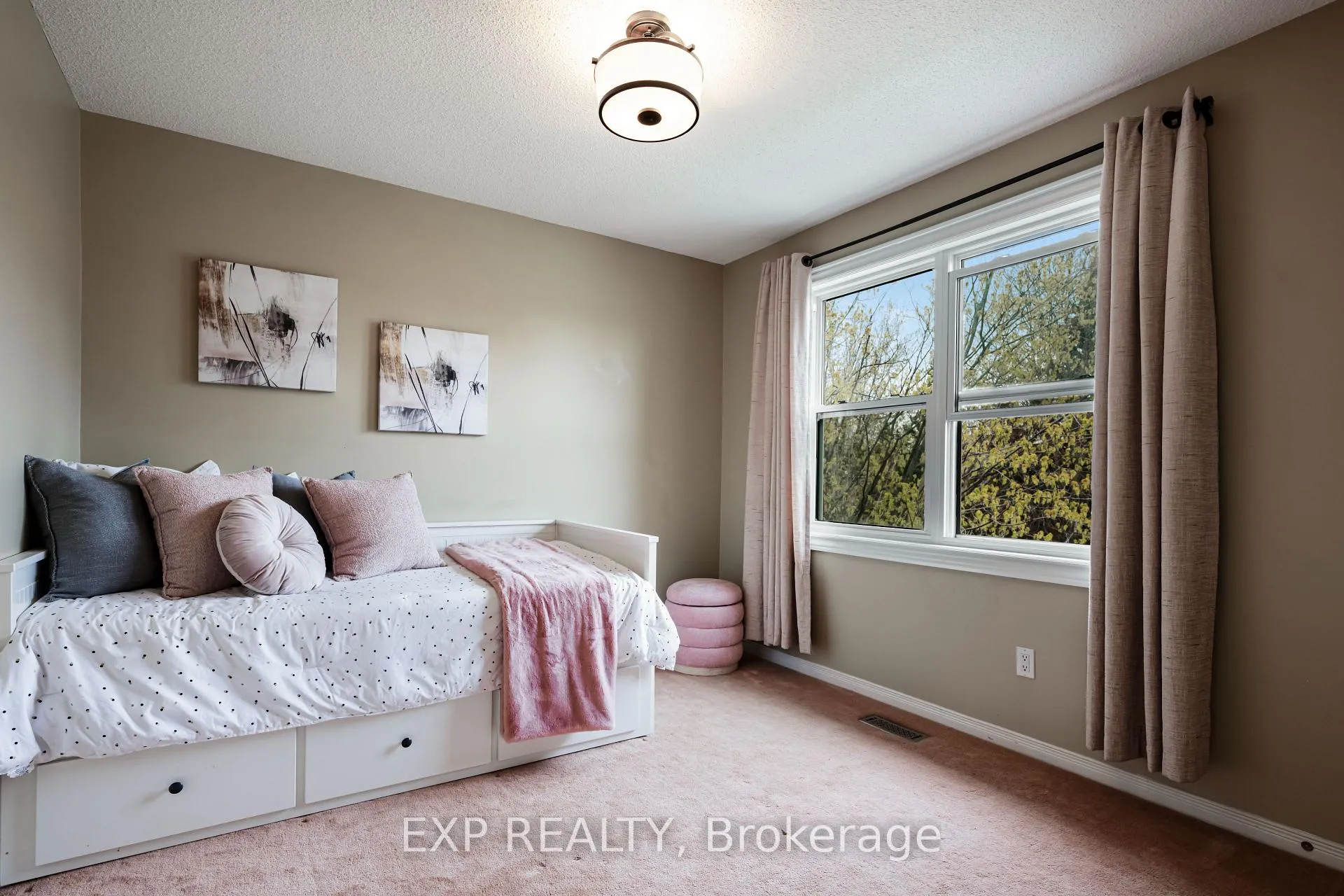 Photo 33 of 218 Kensington Place, Orangeville — HOMEH
