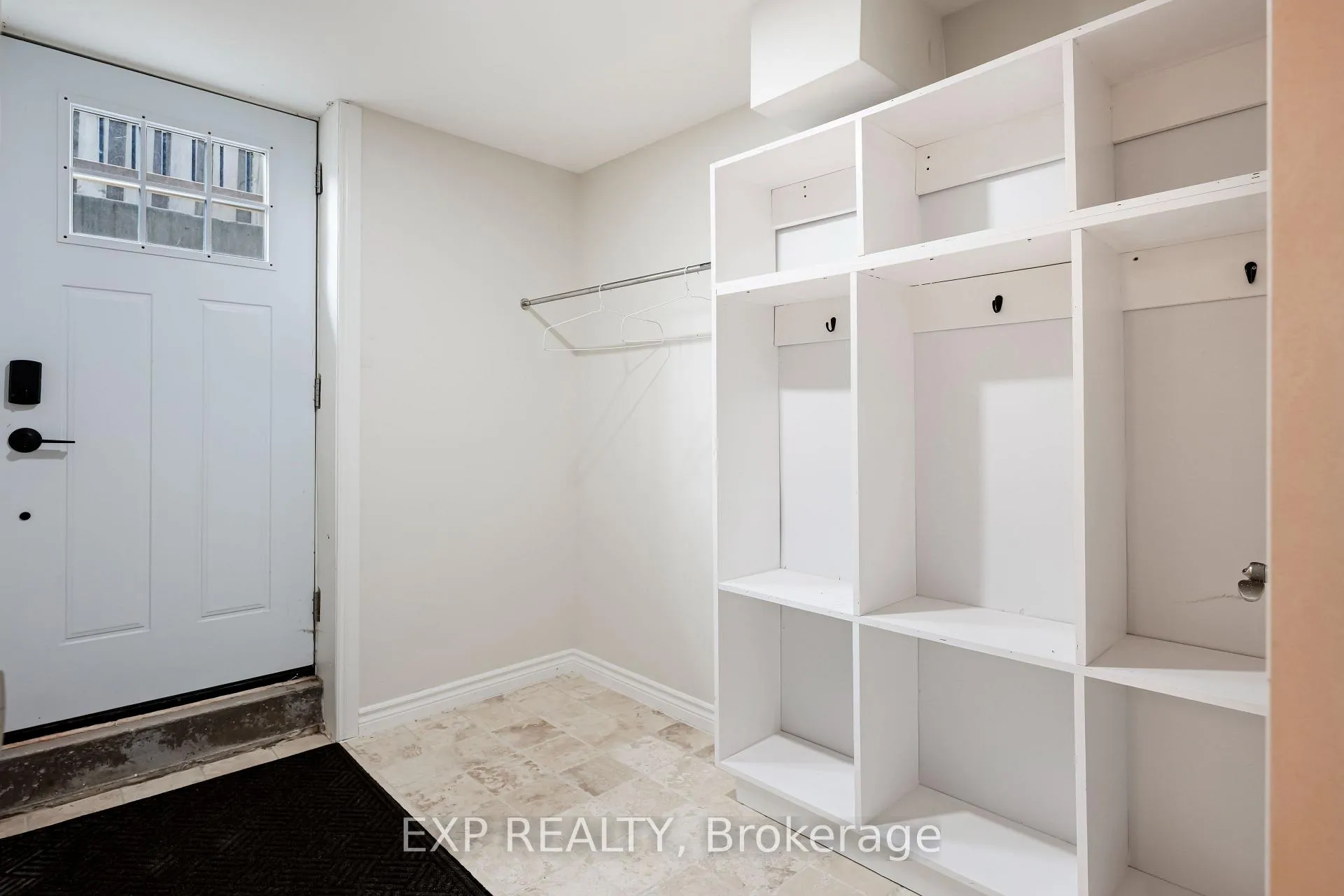Photo 35 of 218 Kensington Place, Orangeville — HOMEH