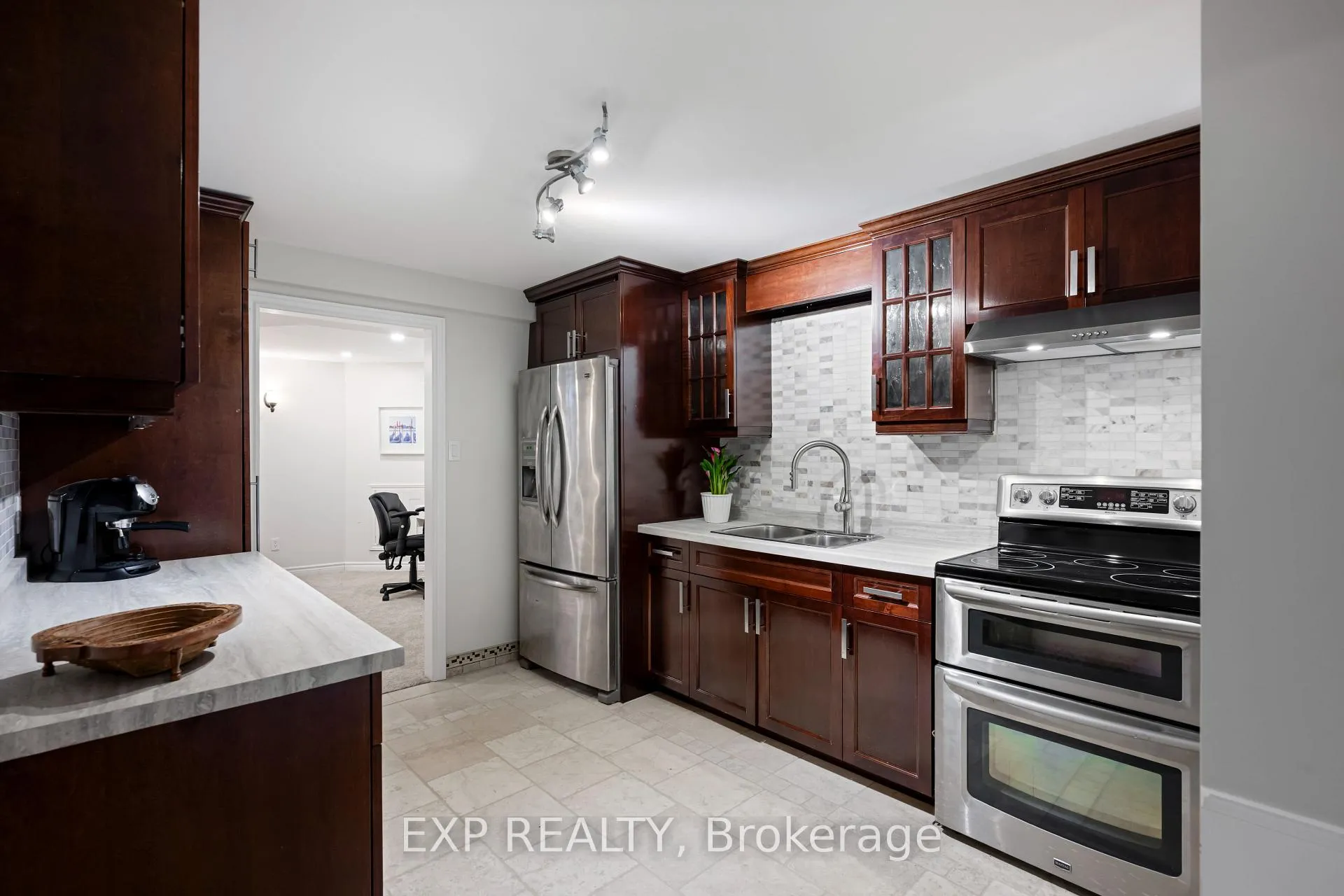 Photo 36 of 218 Kensington Place, Orangeville — HOMEH