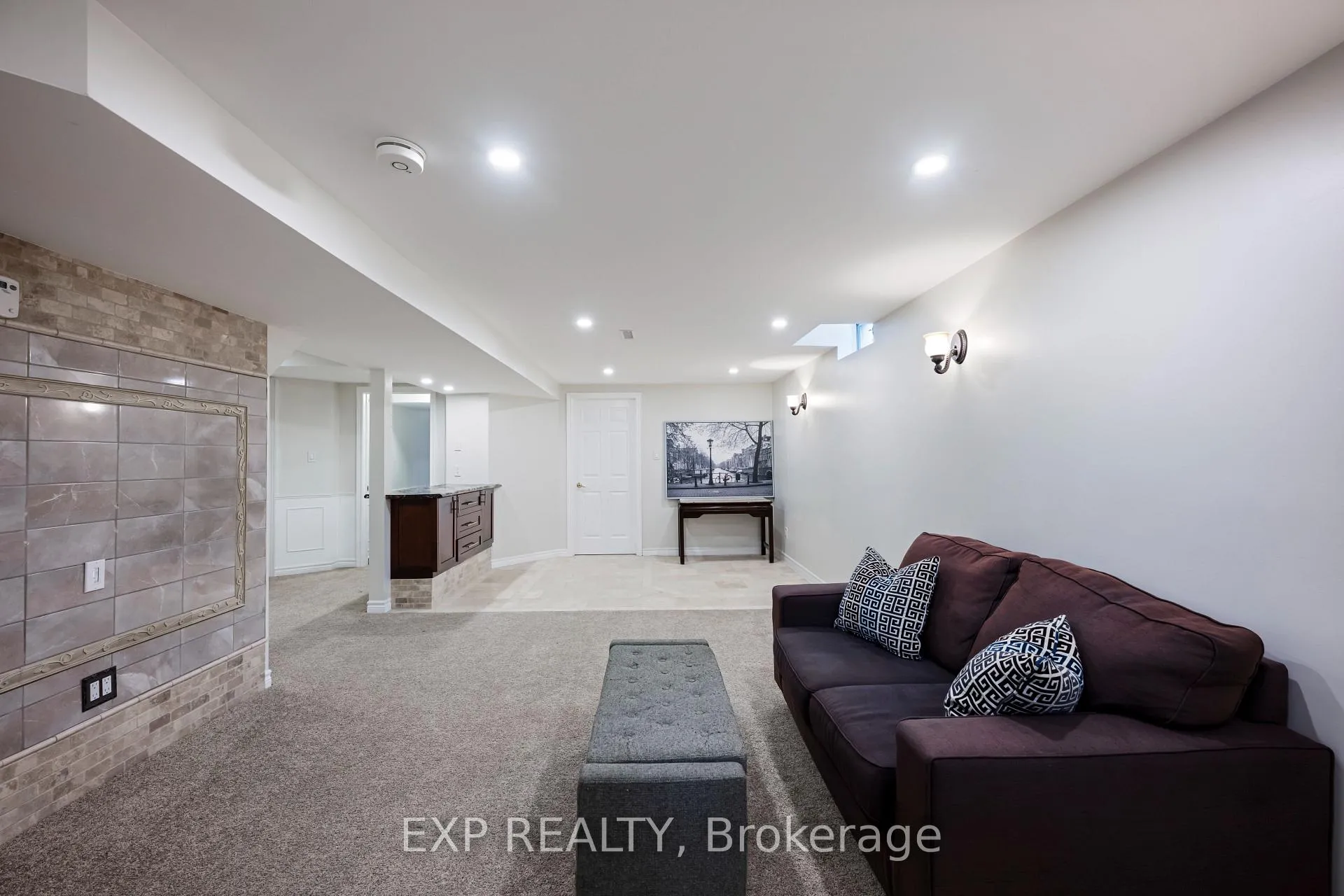 Photo 39 of 218 Kensington Place, Orangeville — HOMEH