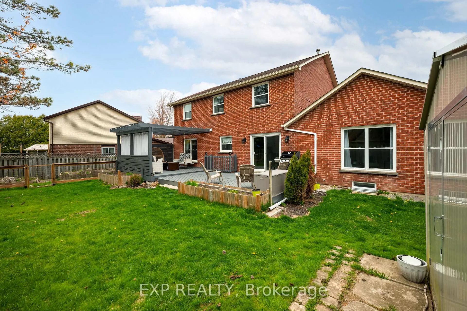 Photo 45 of 218 Kensington Place, Orangeville — HOMEH