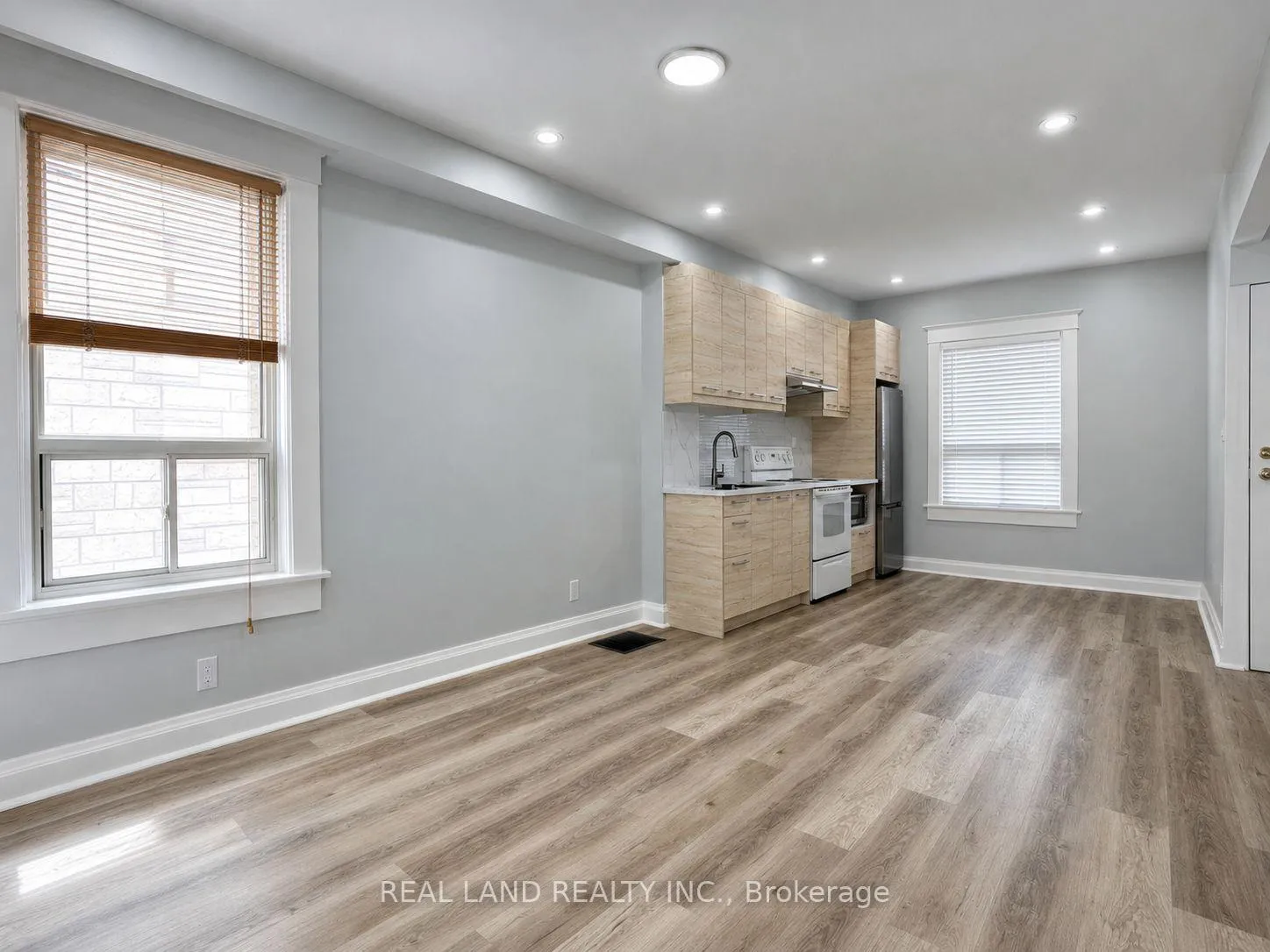 Front of Unit MAIN FLOOR, 225 Coxwell Avenue
