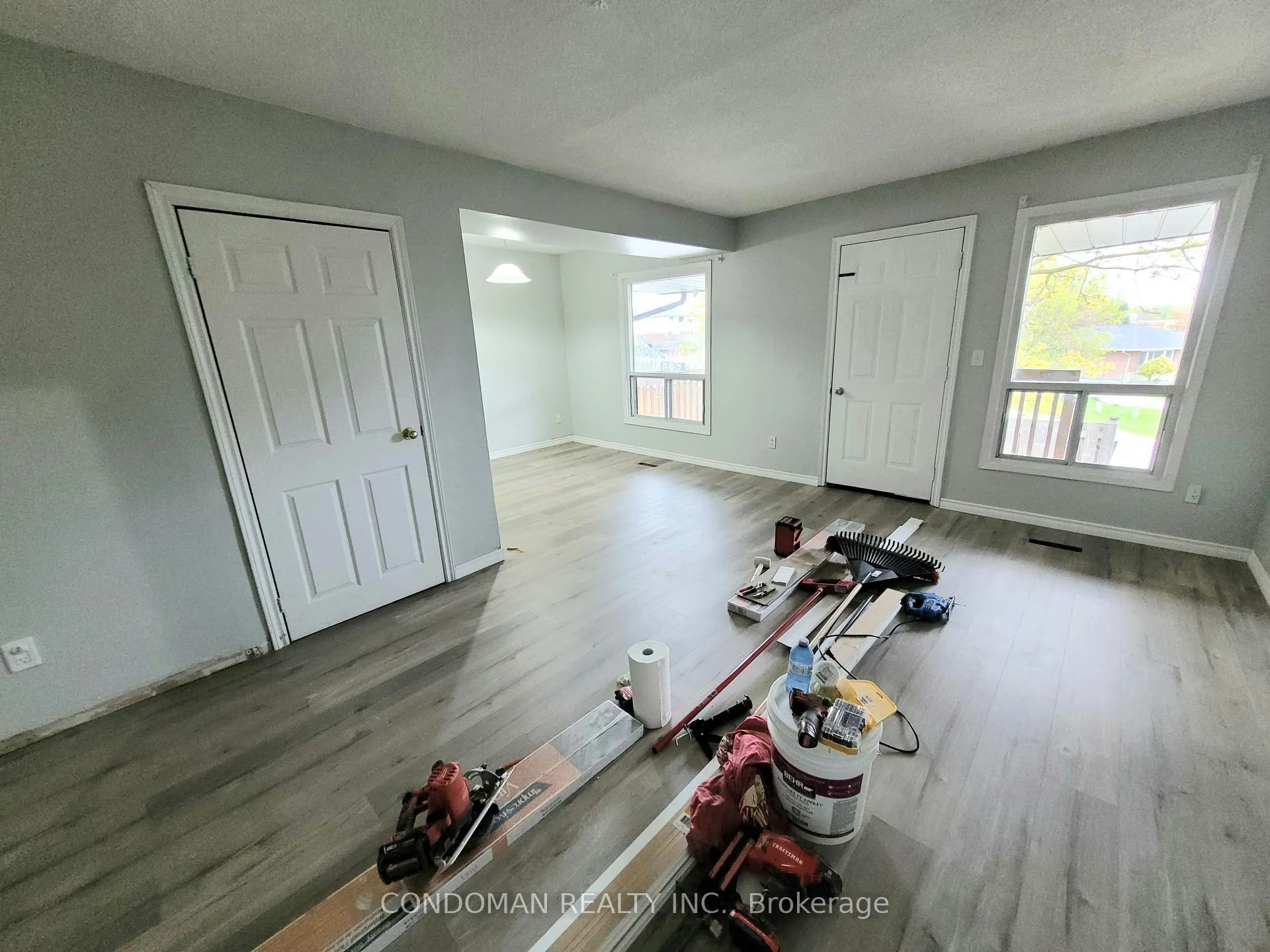 Photo 3 of Unit 18, 477 Dean Avenue, Oshawa, Central — HOMEH