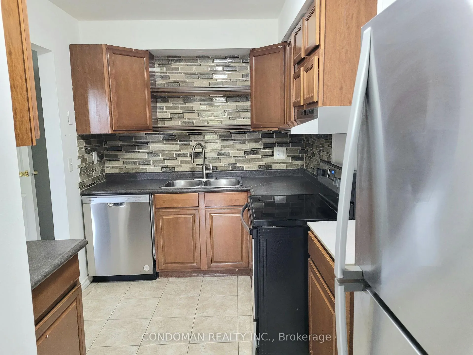 Photo 6 of Unit 18, 477 Dean Avenue, Oshawa, Central — HOMEH