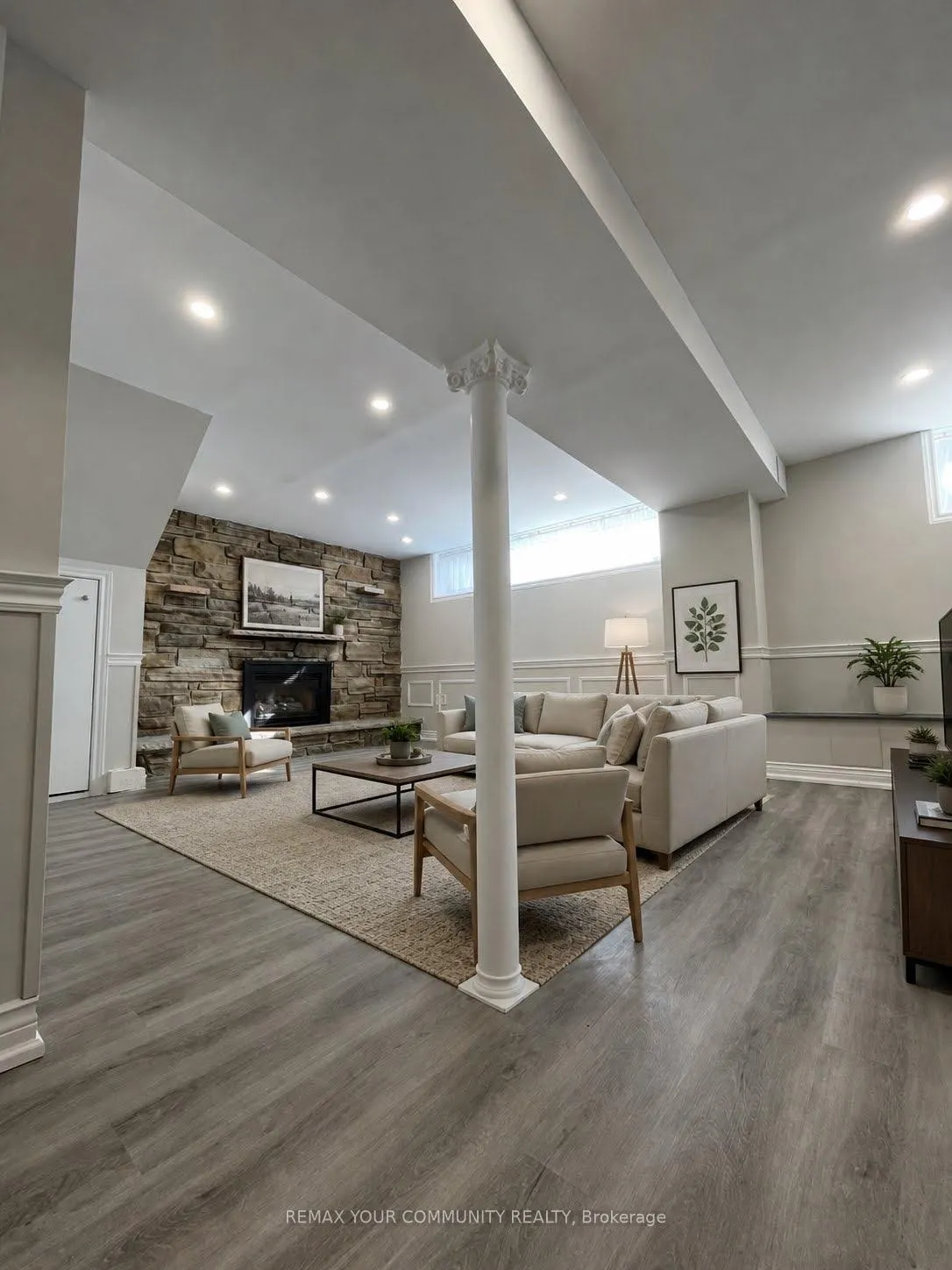 Photo 3 of 42 Aurora Heights Drive, Aurora, Aurora Heights — HOMEH