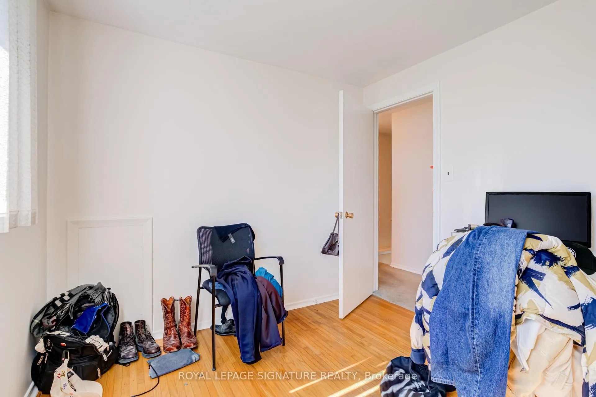 Photo 18 of 161 Greenford Drive, Hamilton, Corman — HOMEH